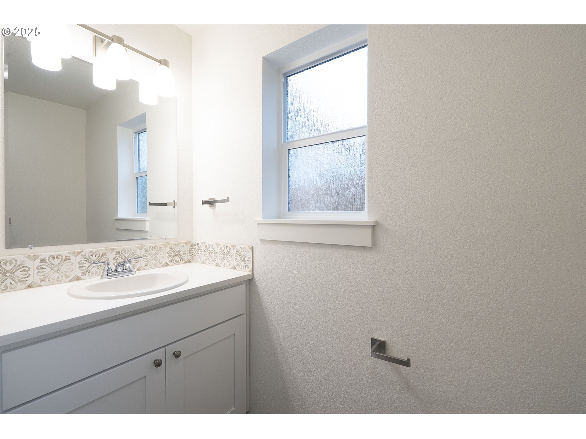 Photo #5: 200660067 Listing 