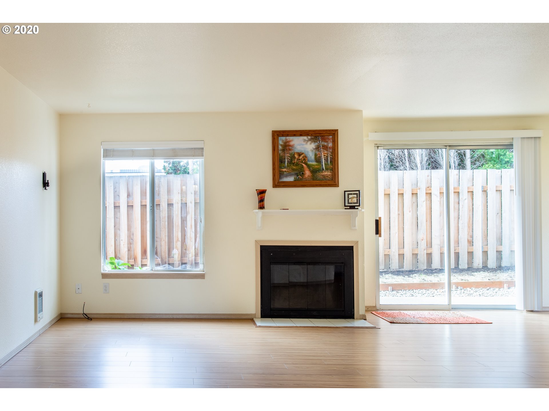 Photo #5: 20073876 Listing 
