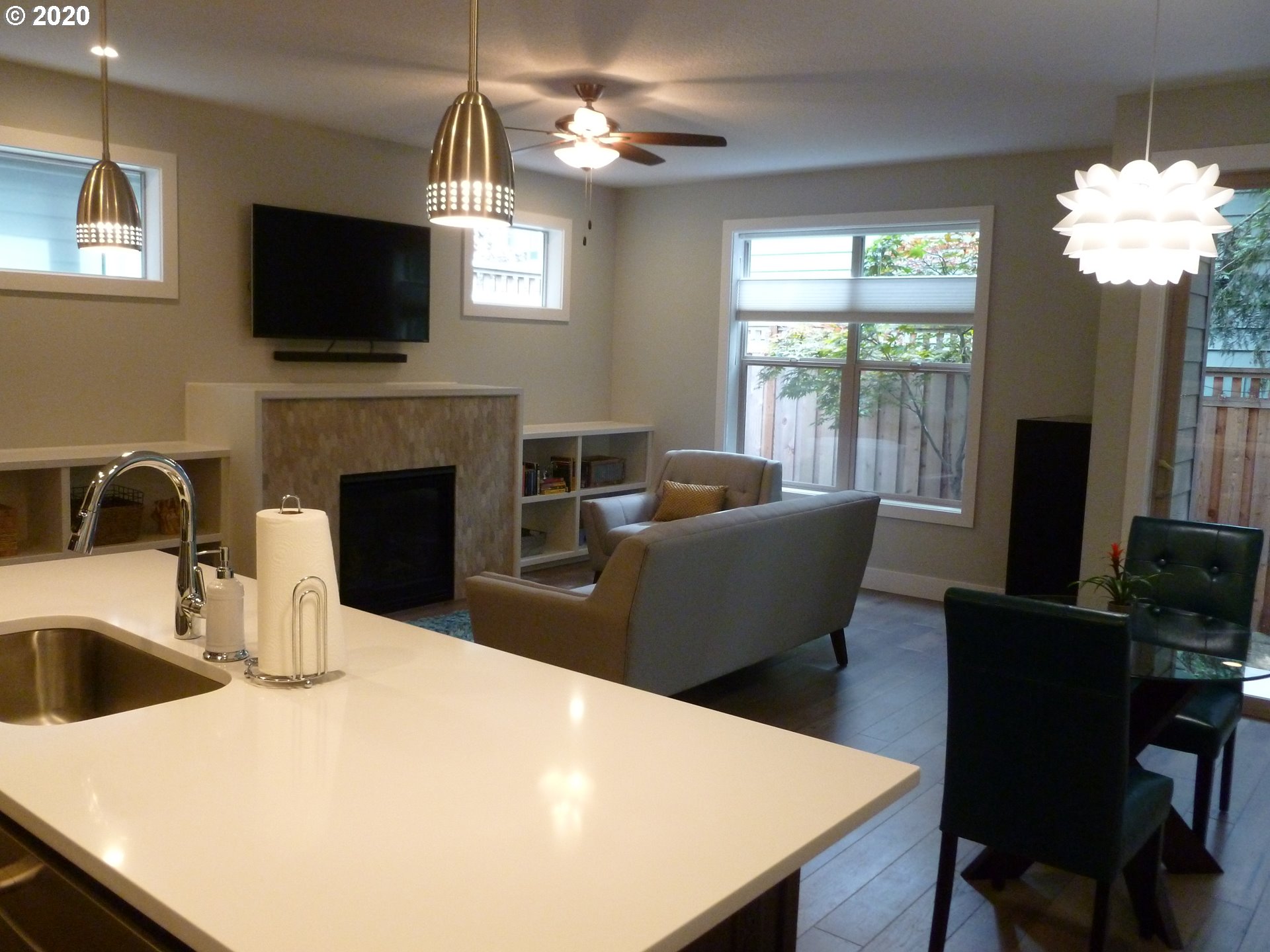 Photo #4: 20075600 Listing 