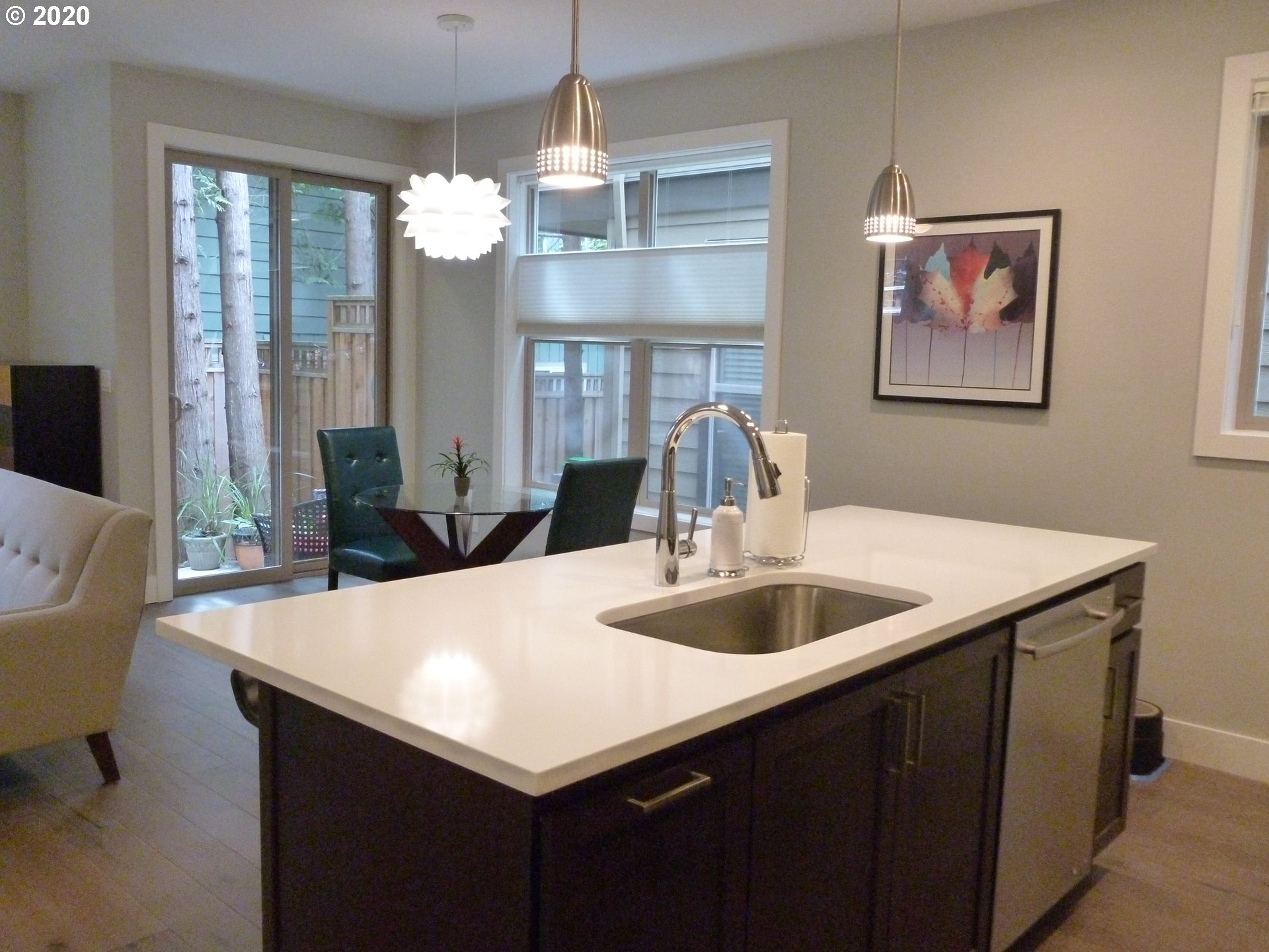 Photo #3: 20075600 Listing 