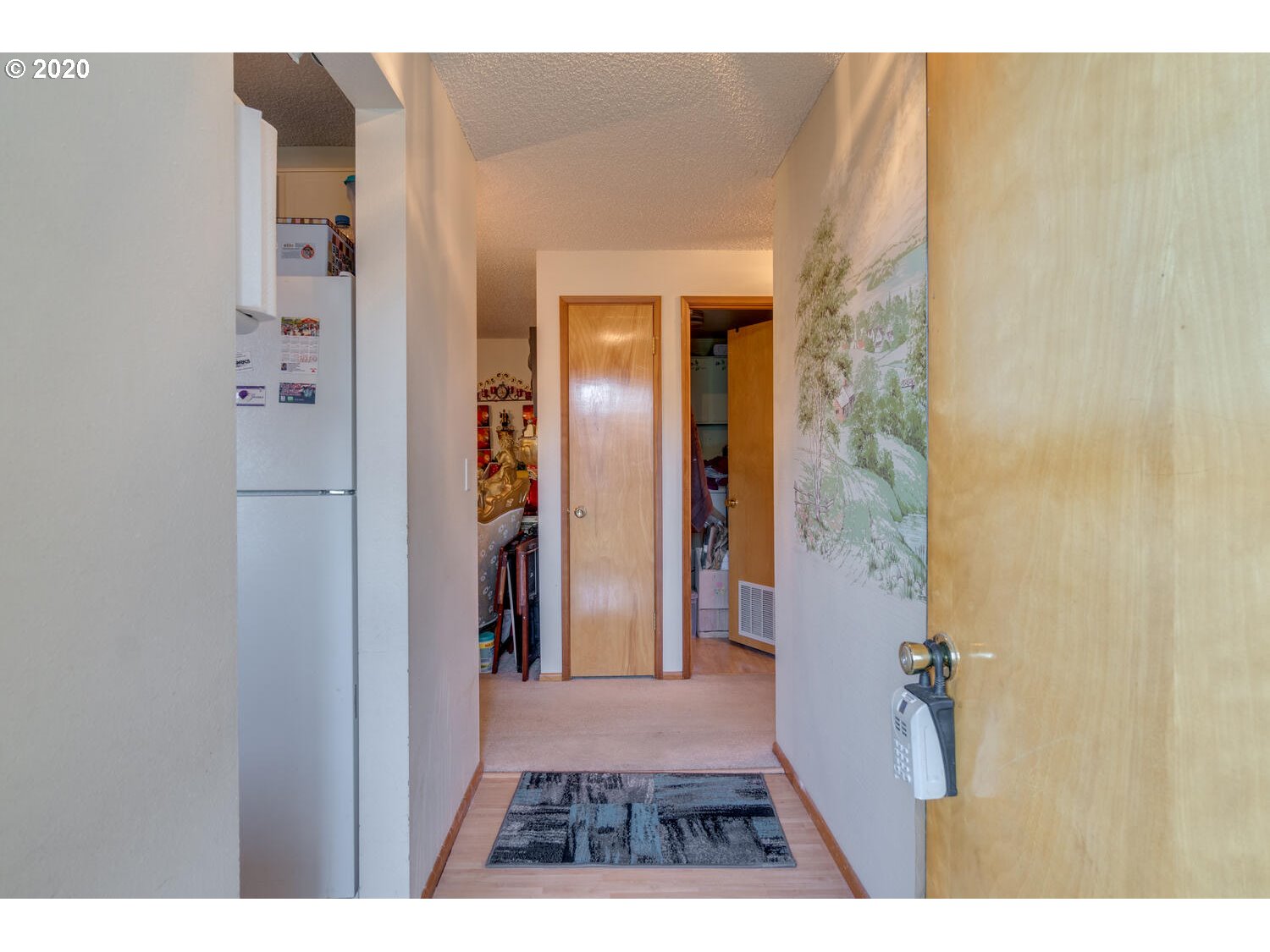 Photo #4: 20076216 Listing 