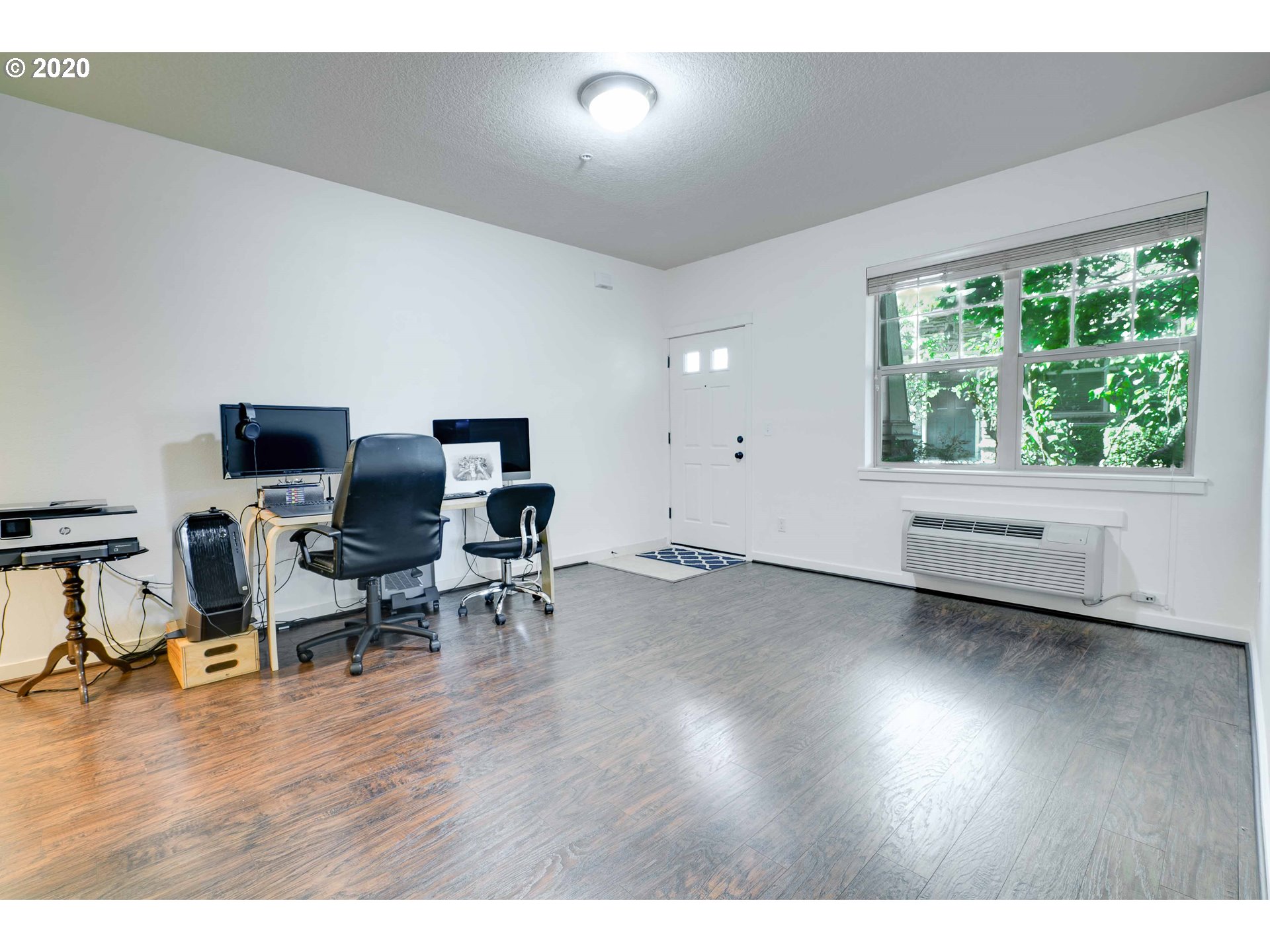 Photo #6: 20076303 Listing 