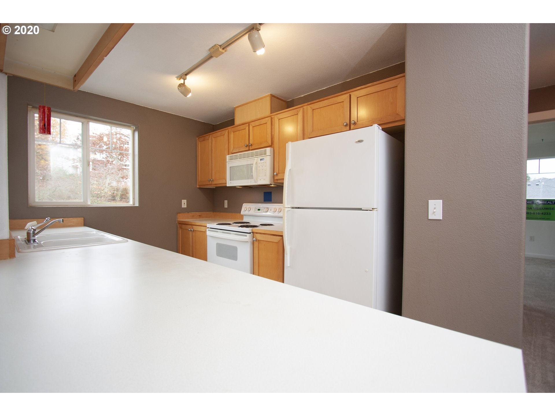 Photo #6: 20078841 Listing 