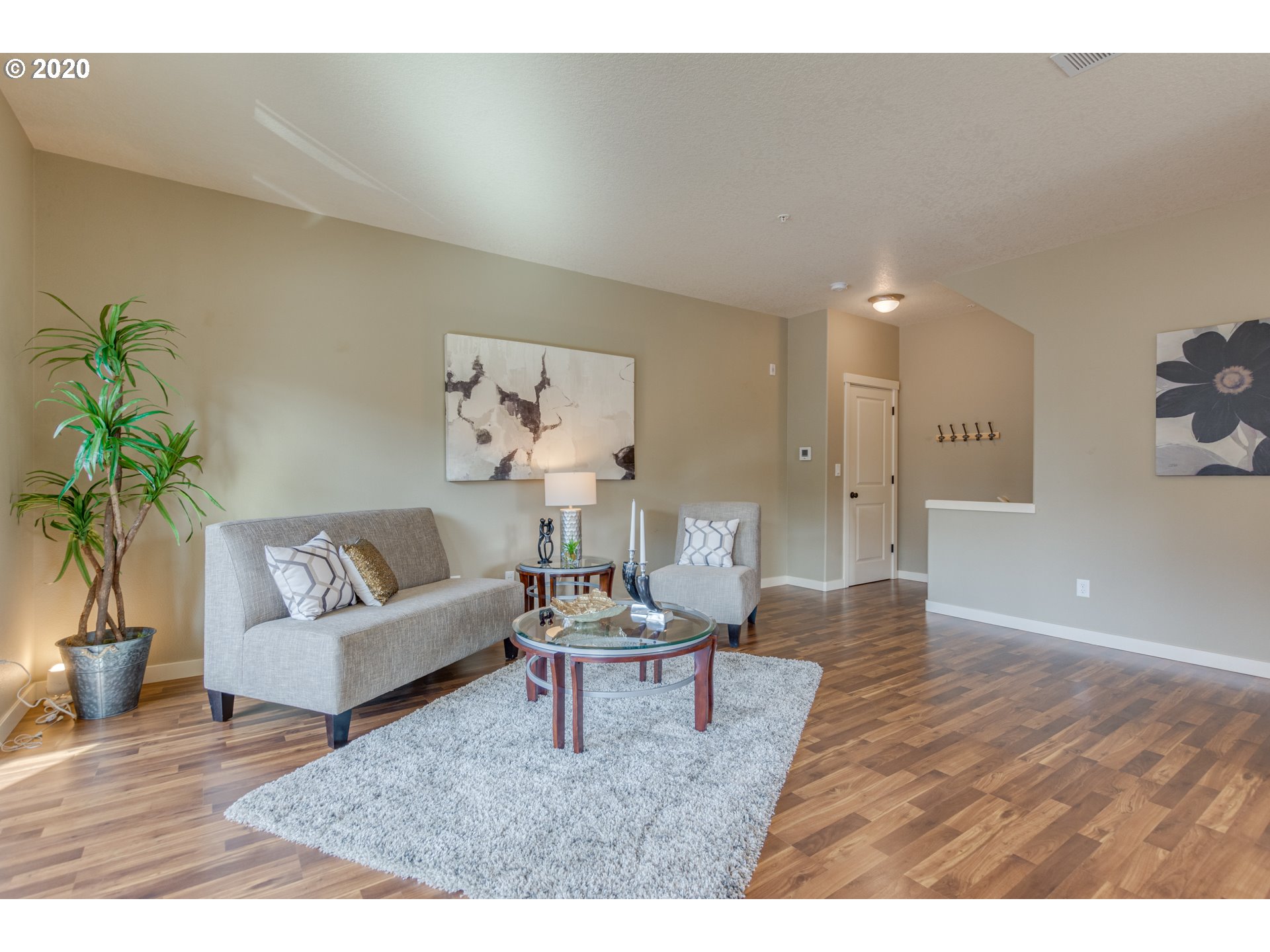 Photo #5: 20081810 Listing 