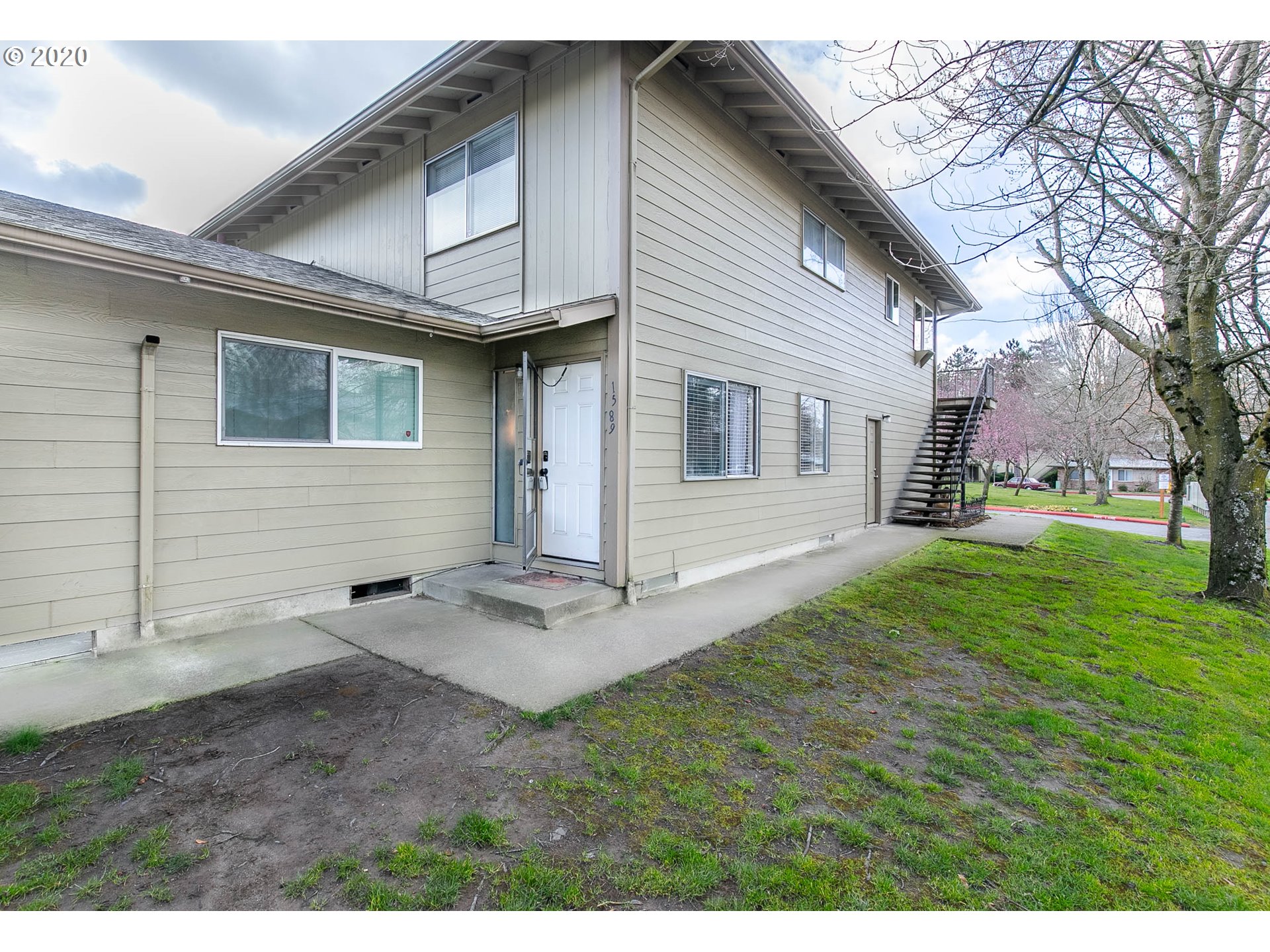 Photo #2: 20081953 Listing 