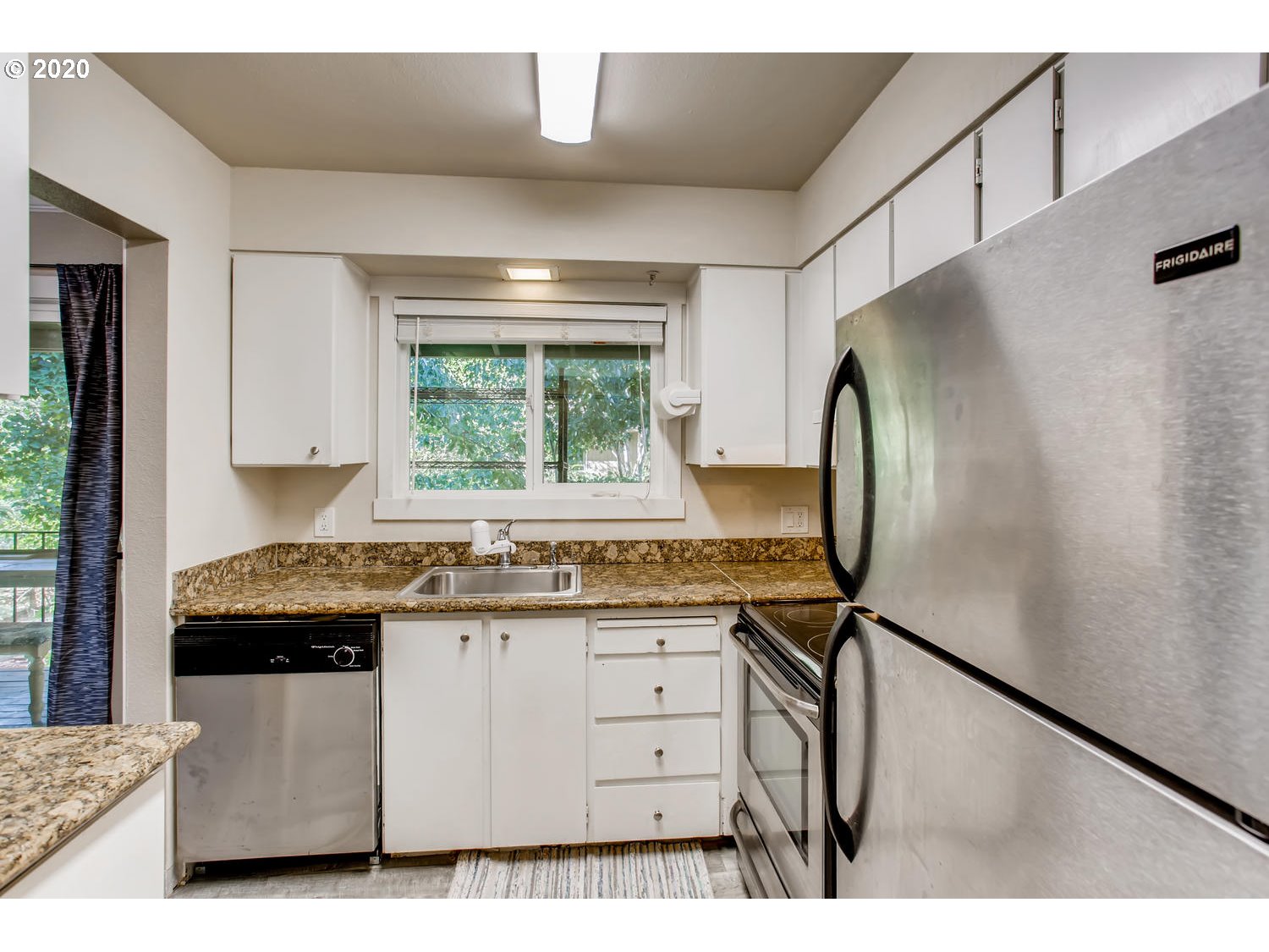 Photo #5: 20085869 Listing 