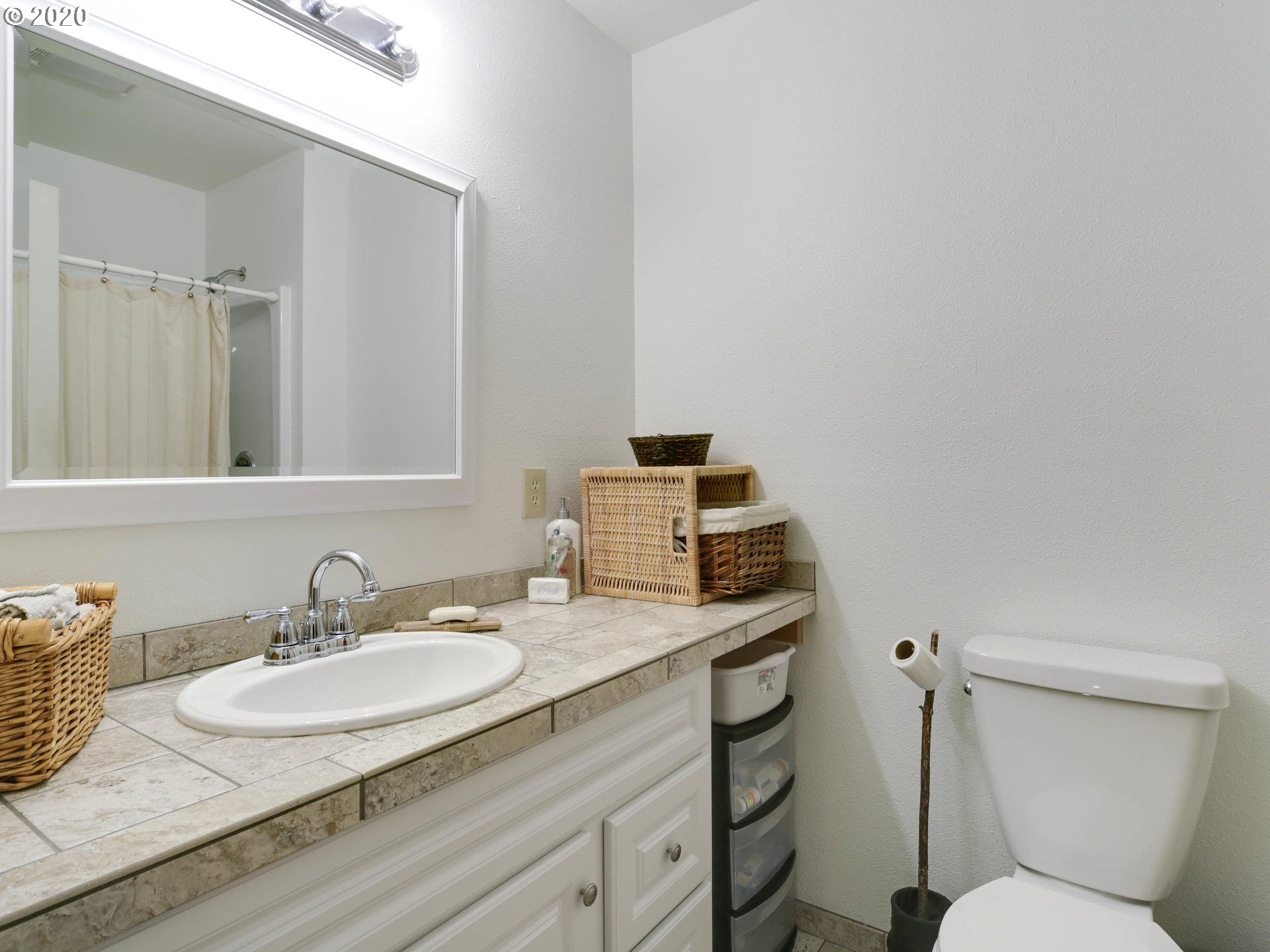 Photo #2: 20087377 Listing 