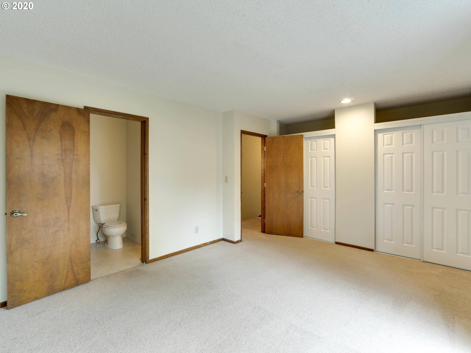 Photo #5: 20087377 Listing 