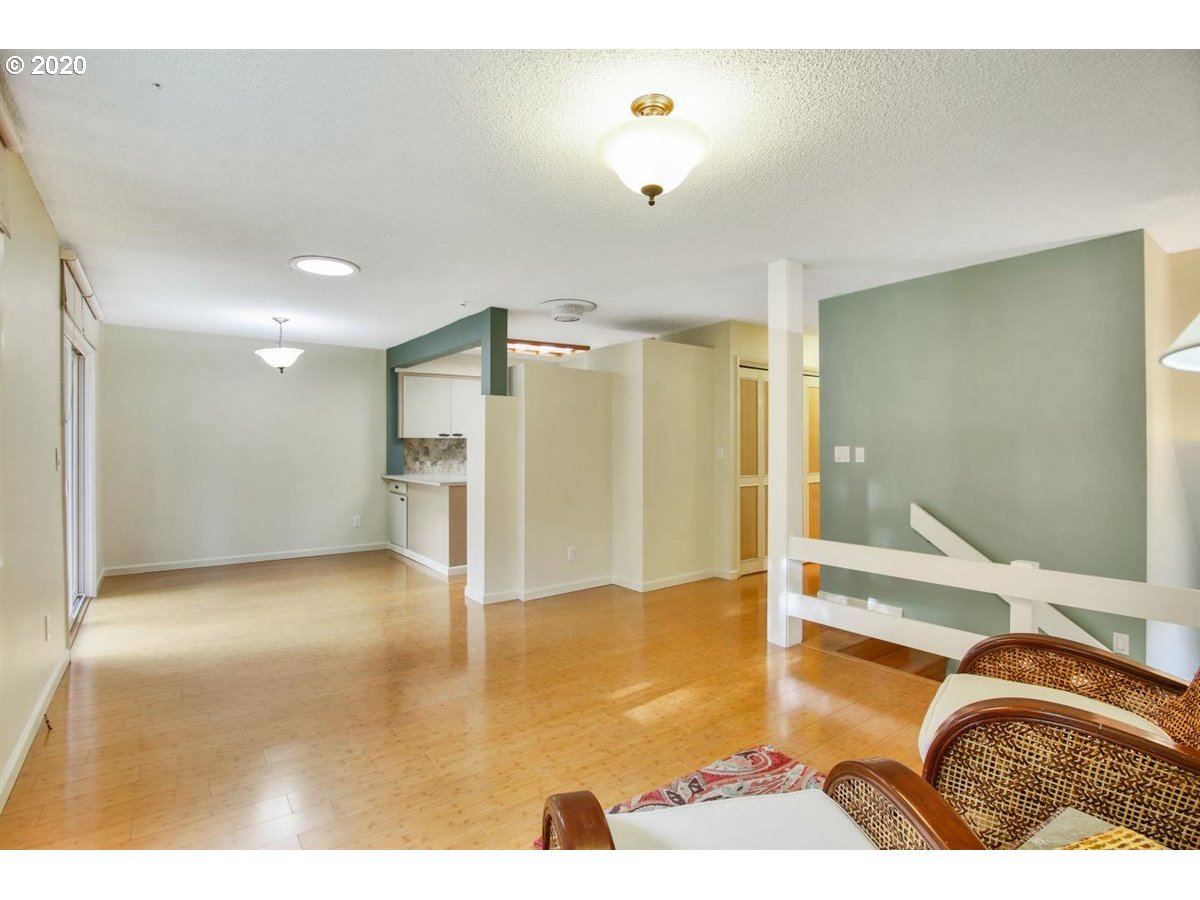 Photo #5: 20087900 Listing 
