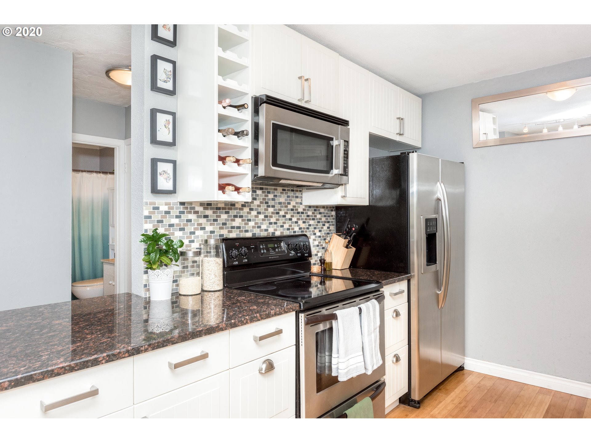 Photo #4: 20090642 Listing 