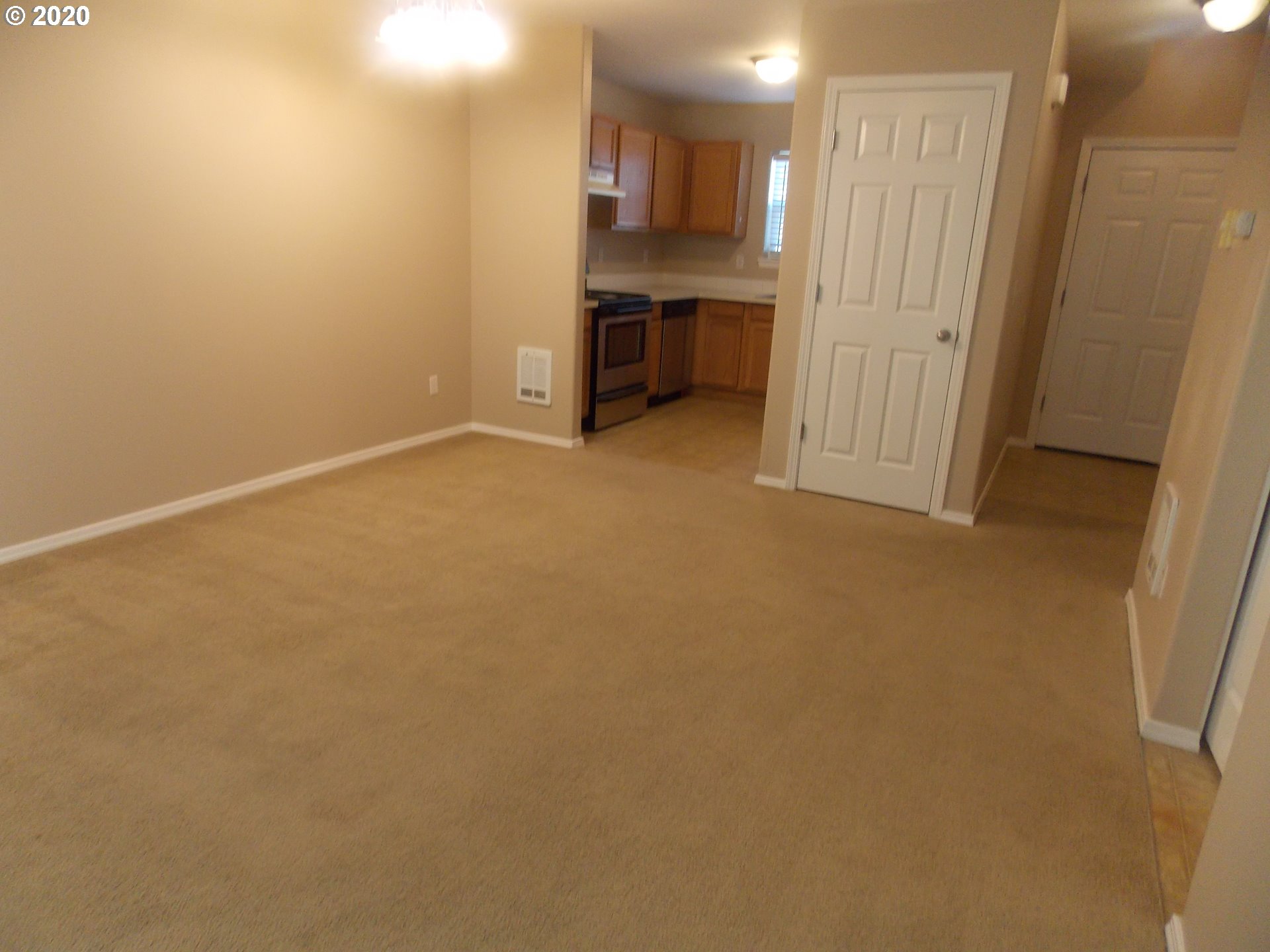 Photo #5: 20097425 Listing 