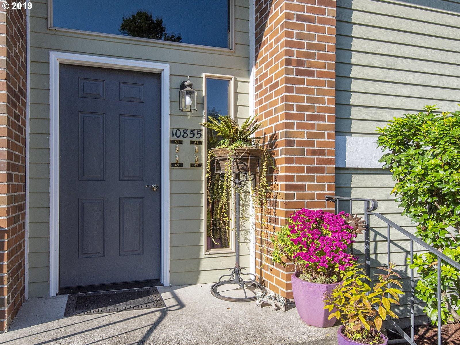 Photo #2: 20097590 Listing 