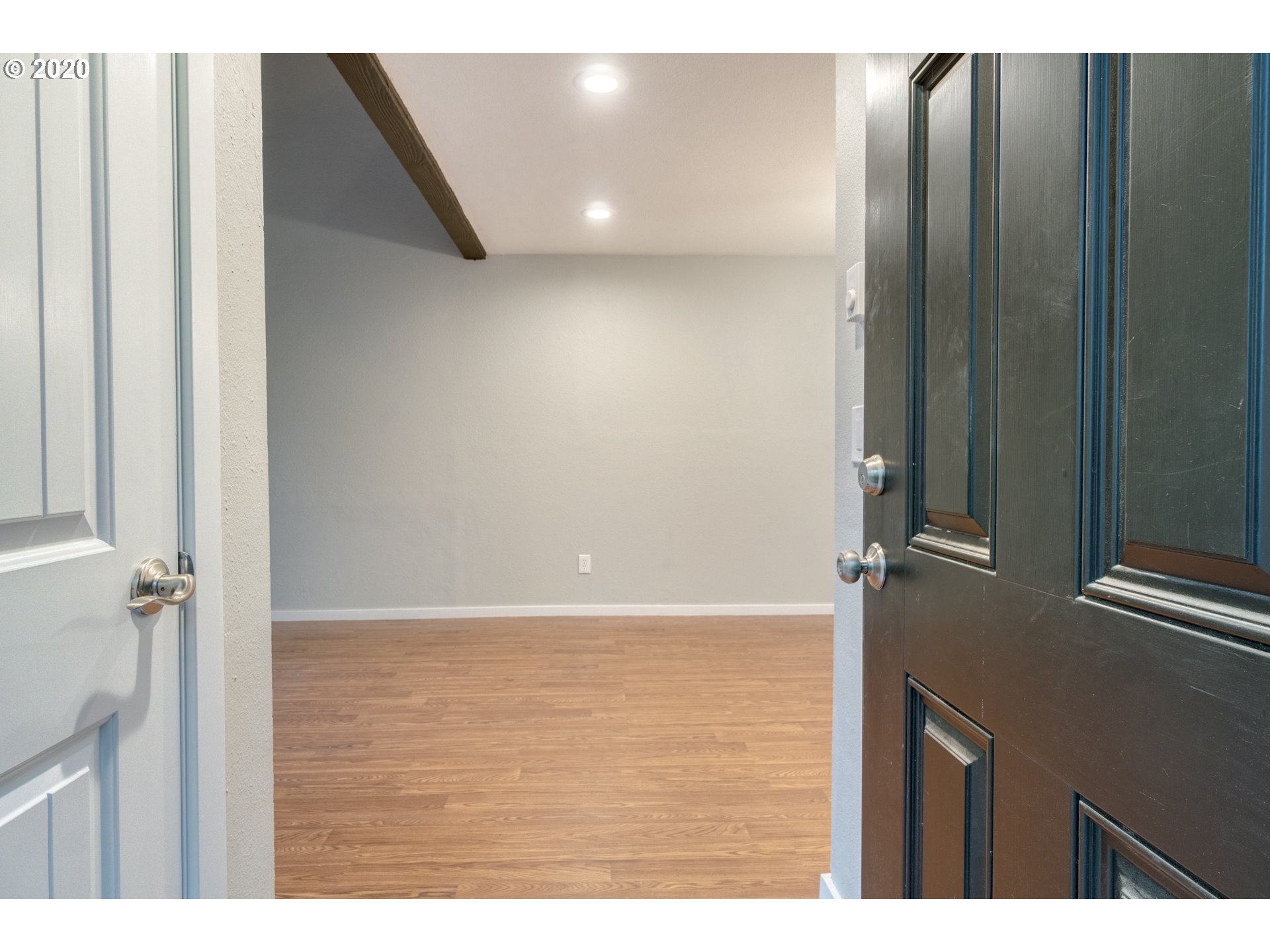 Photo #2: 20101989 Listing 