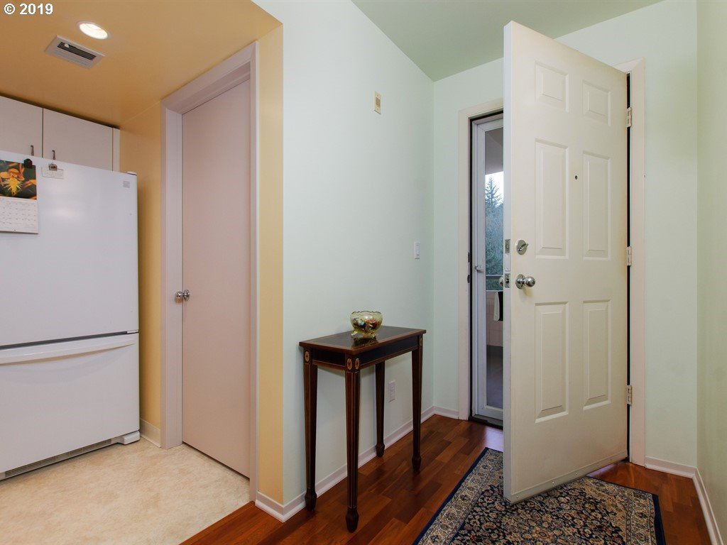 Photo #5: 20105842 Listing 