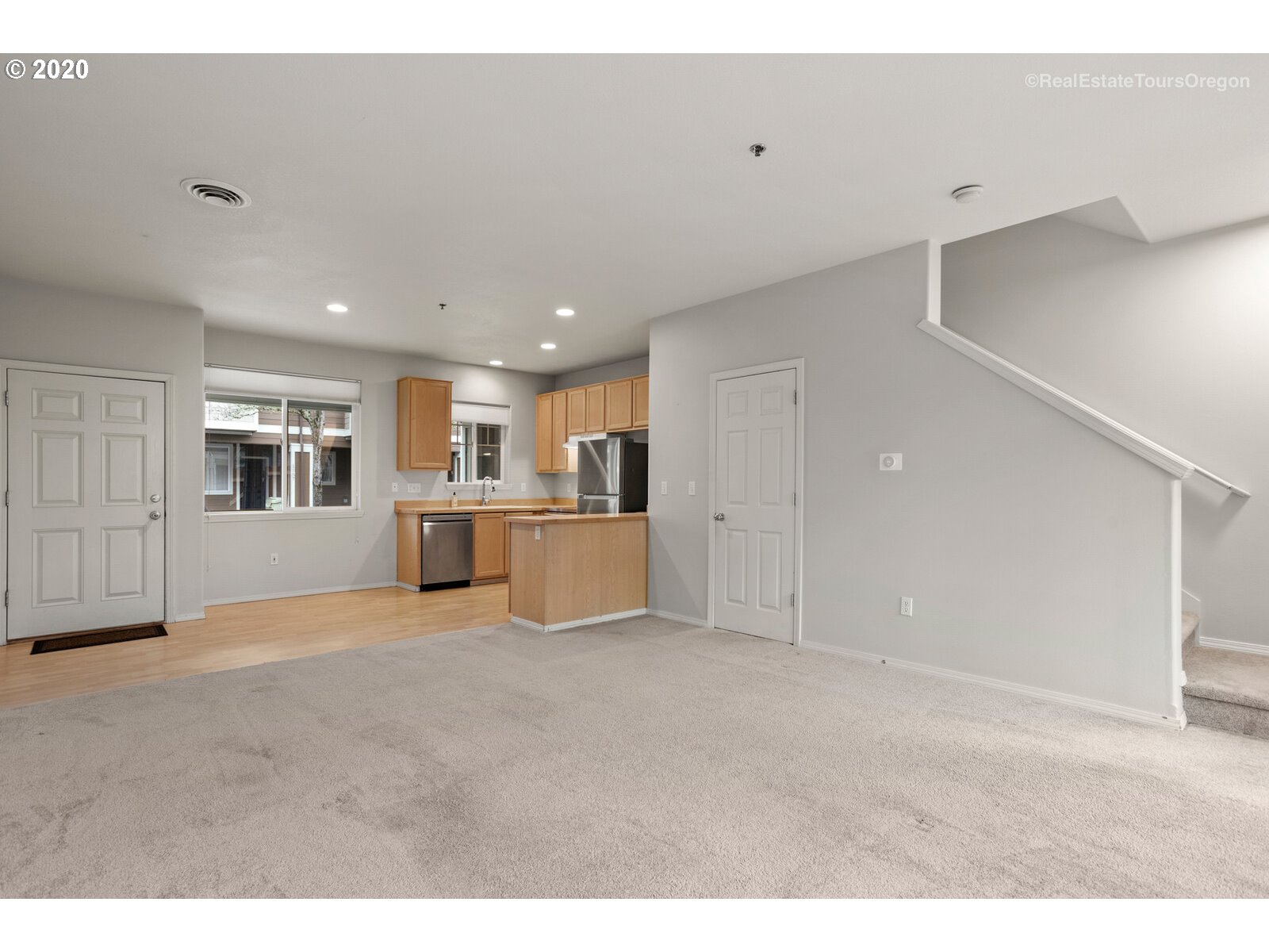 Photo #2: 20106412 Listing 
