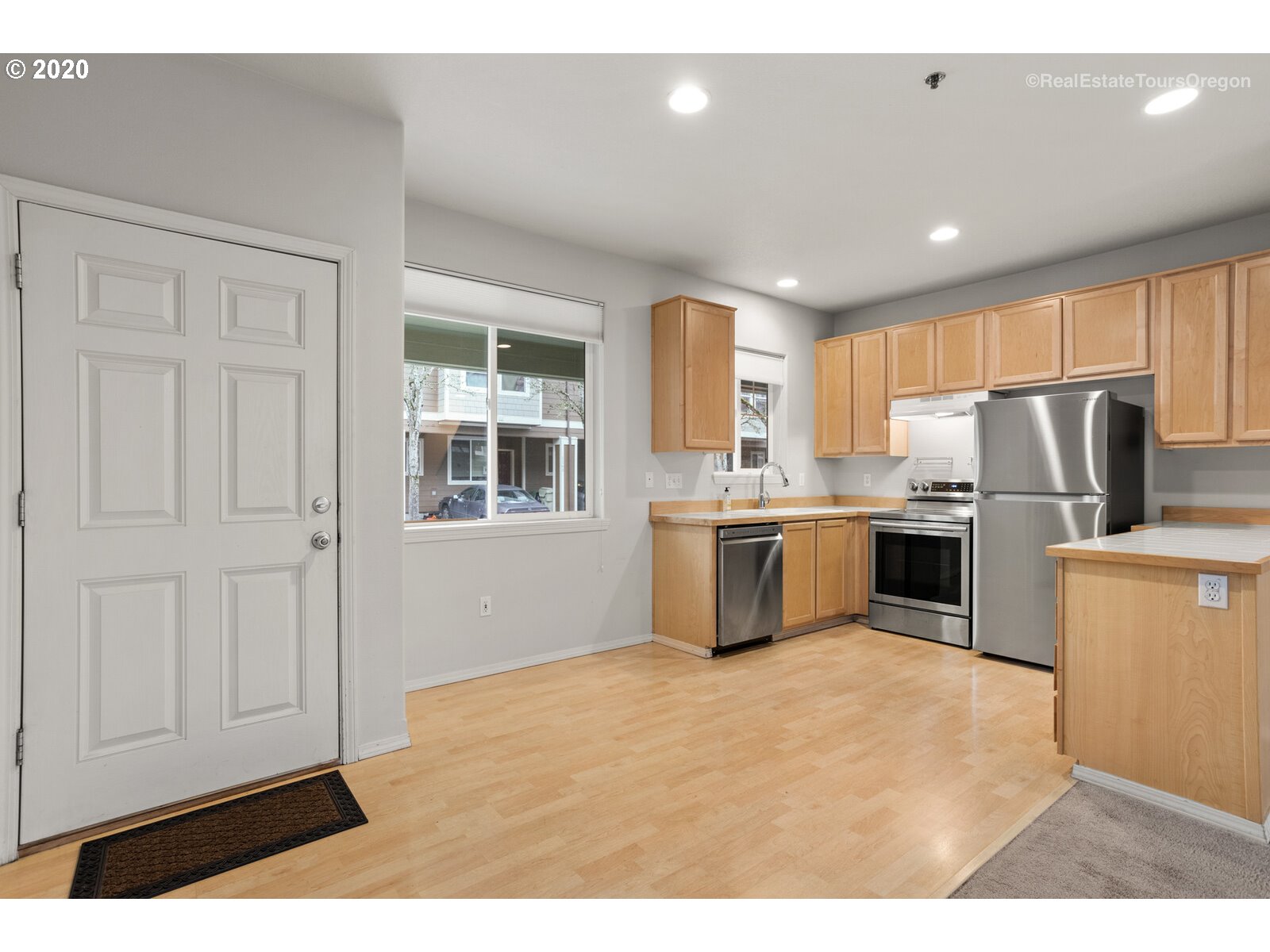 Photo #3: 20106412 Listing 
