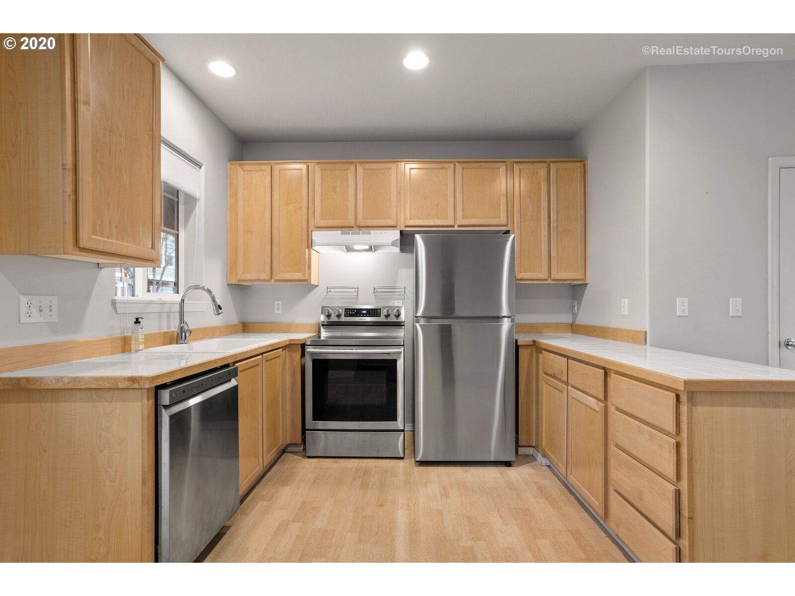 Photo #6: 20106412 Listing 