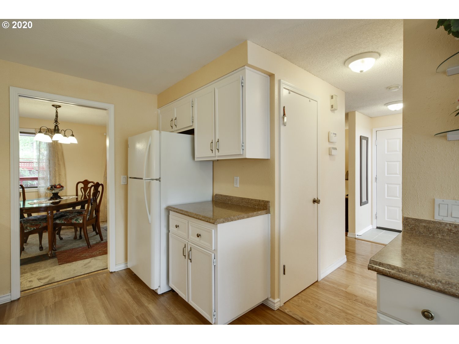 Photo #5: 20110003 Listing 