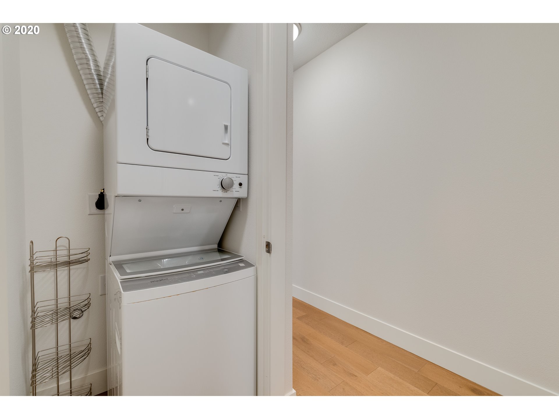 Photo #6: 20116707 Listing 
