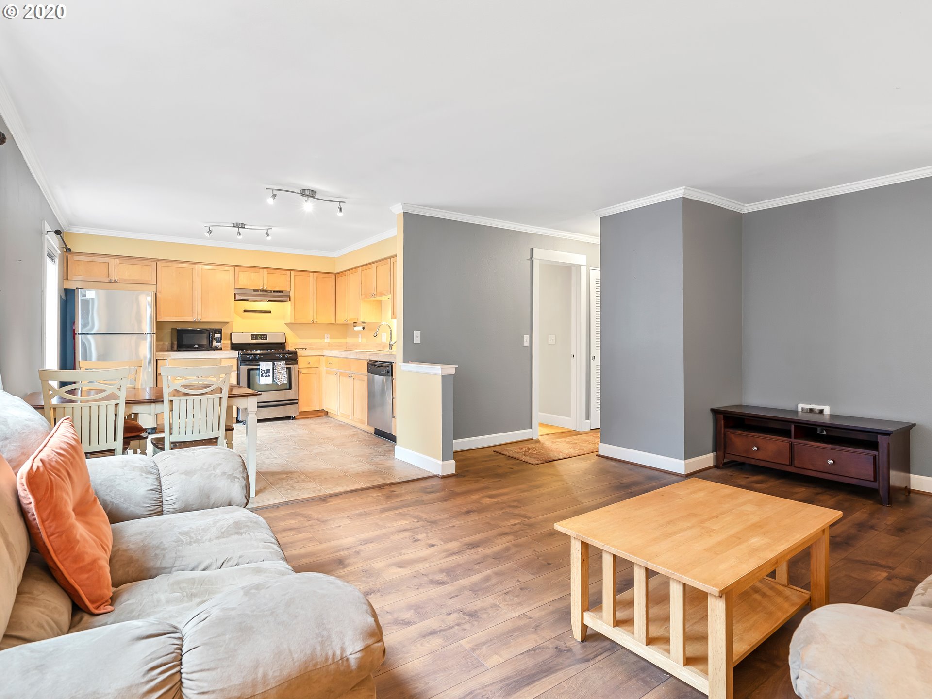 Photo #3: 20117549 Listing 