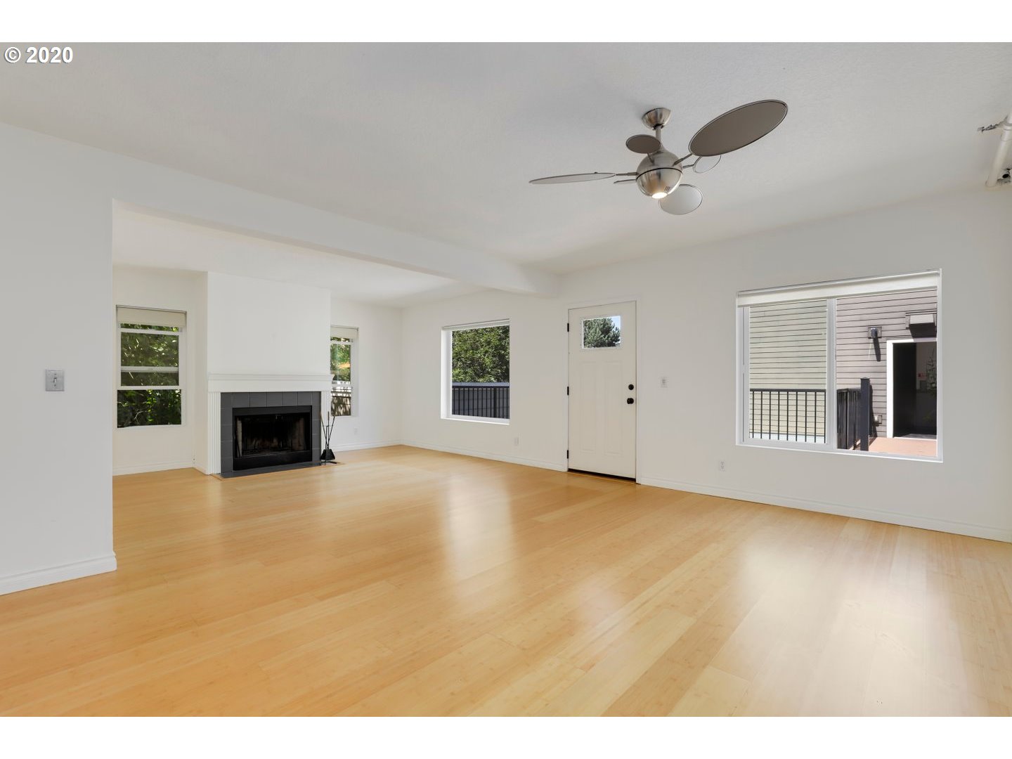 Photo #5: 20122084 Listing 