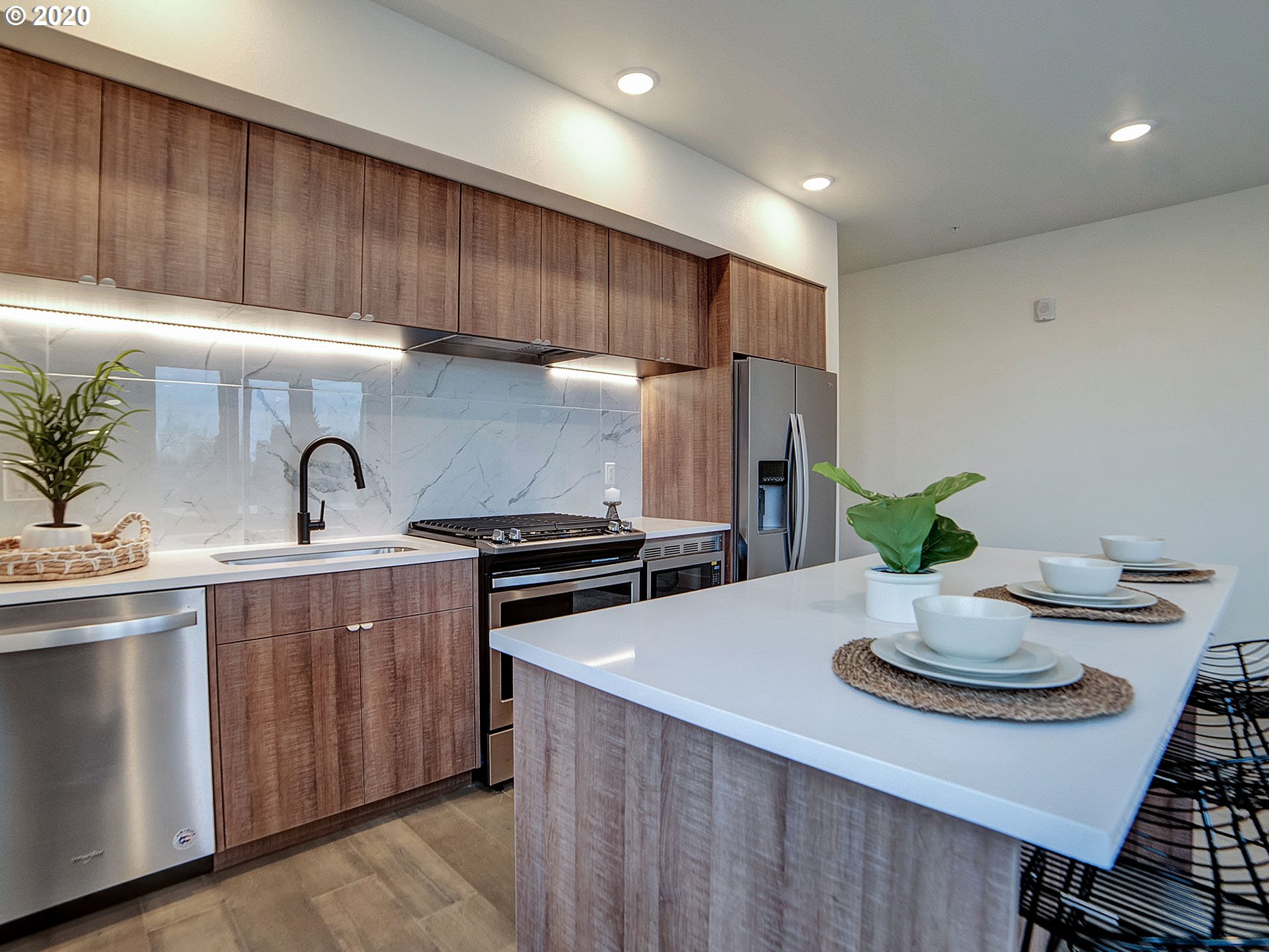 Photo #6: 20123448 Listing 