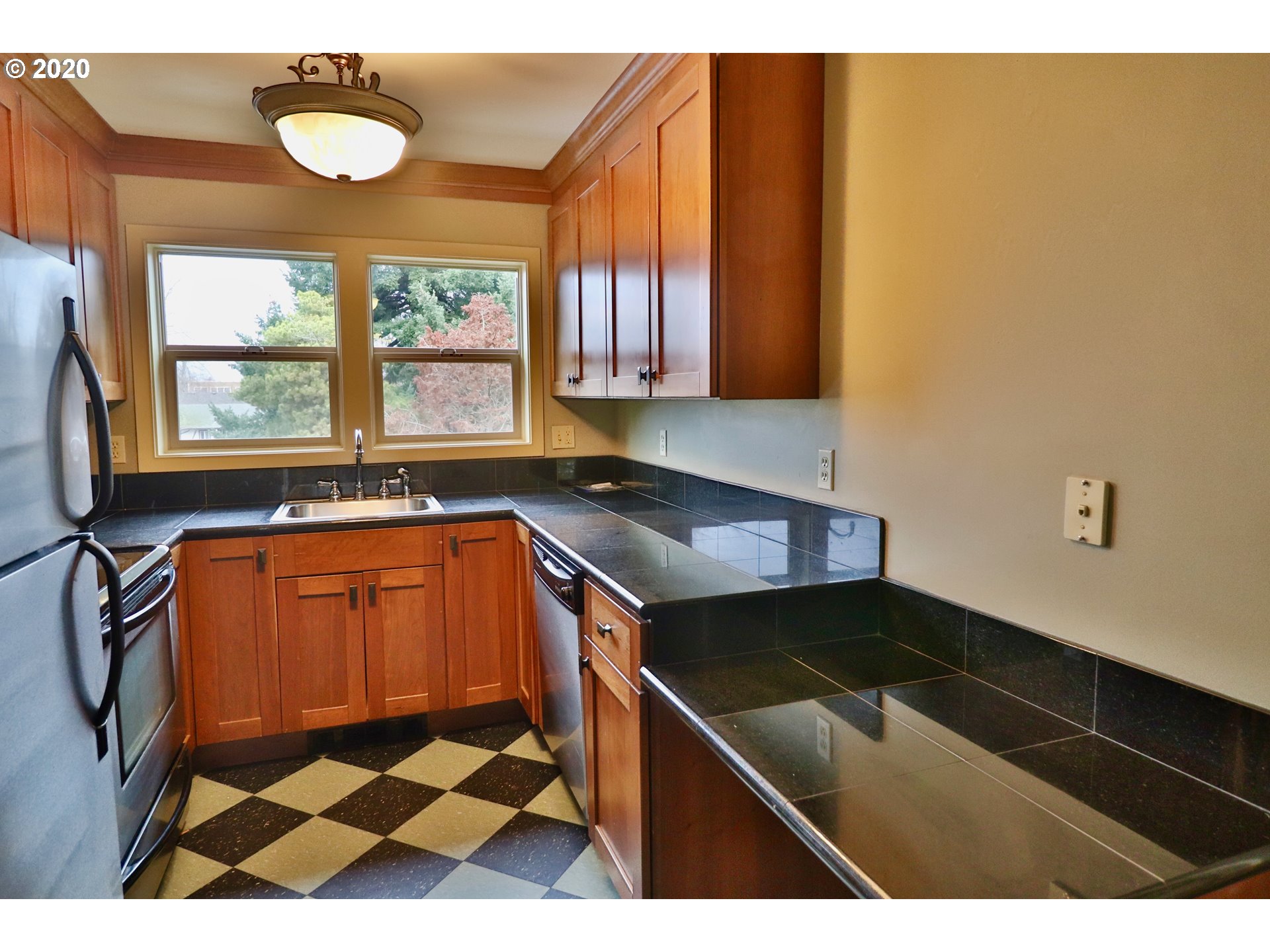 Photo #6: 20126462 Listing 
