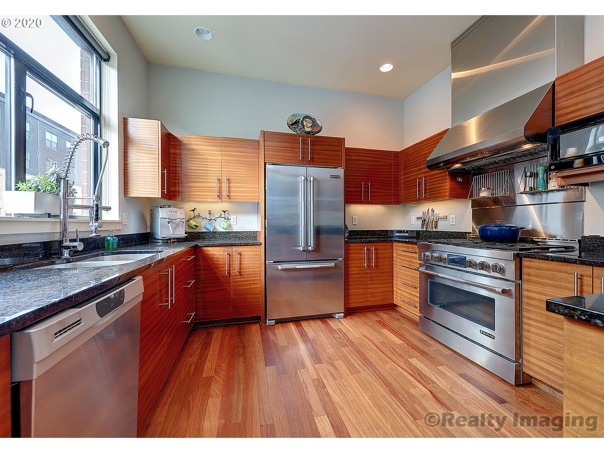 Photo #6: 20129248 Listing 