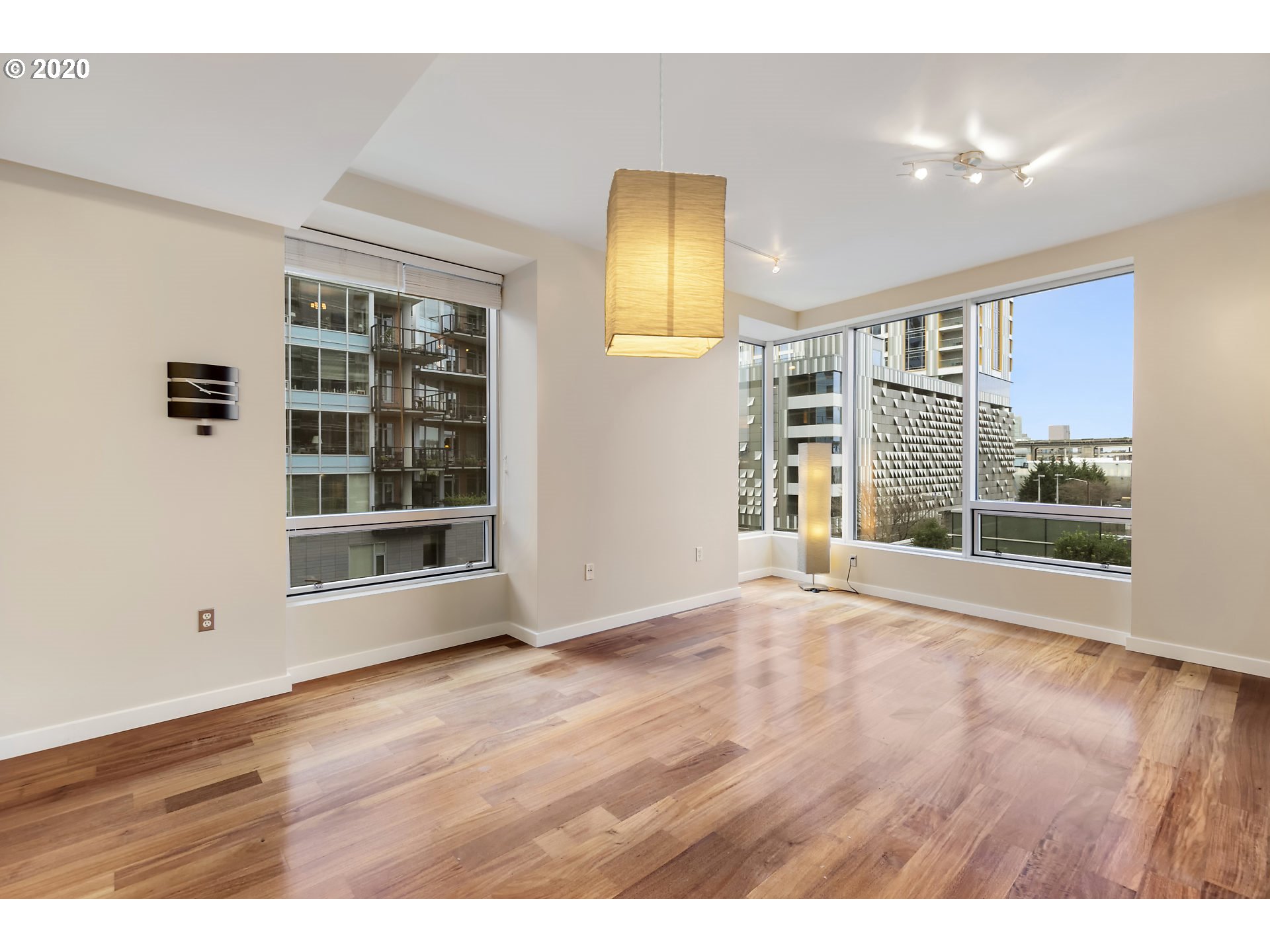 Photo #5: 20133057 Listing 