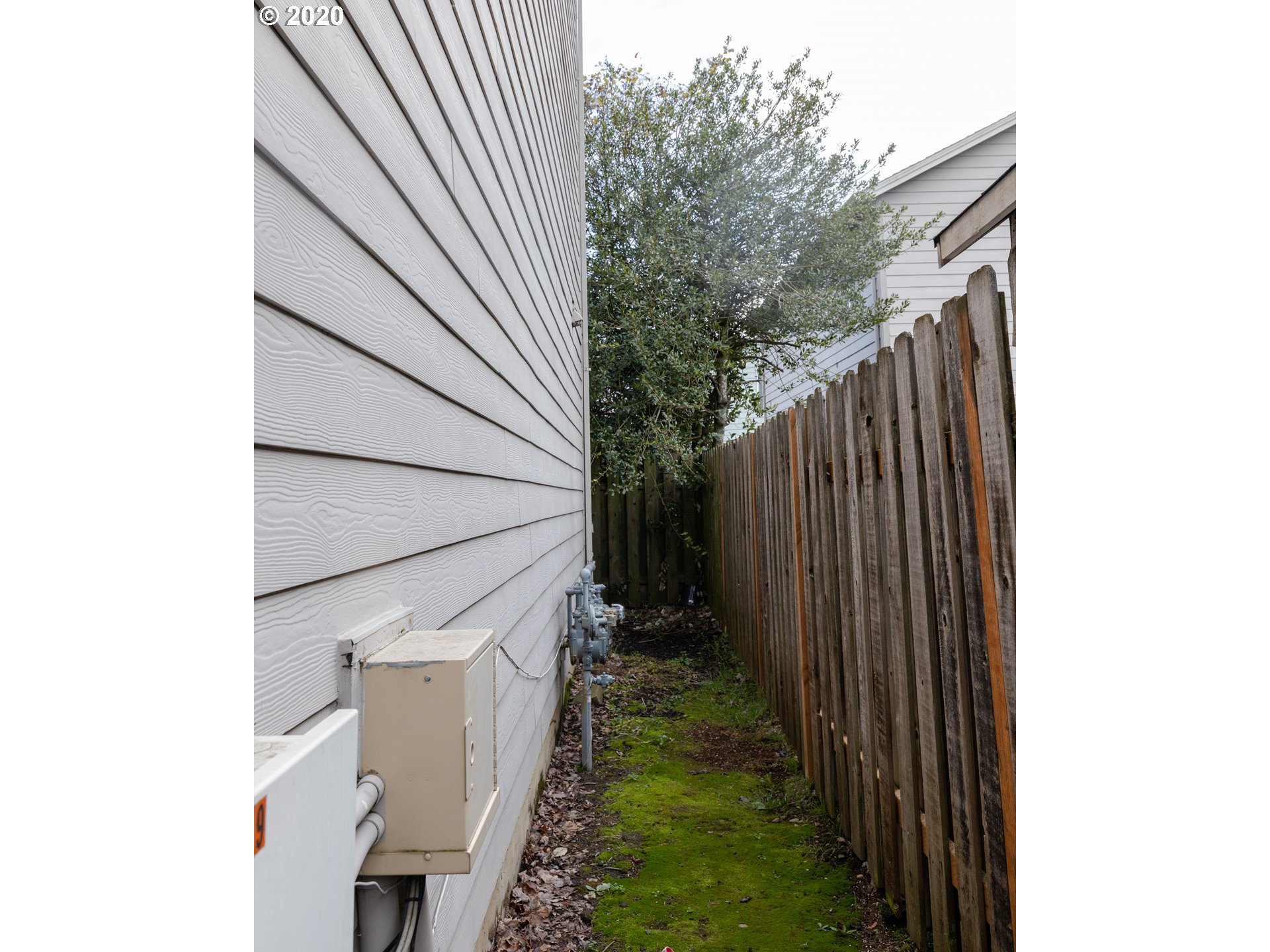 Photo #3: 20134680 Listing 
