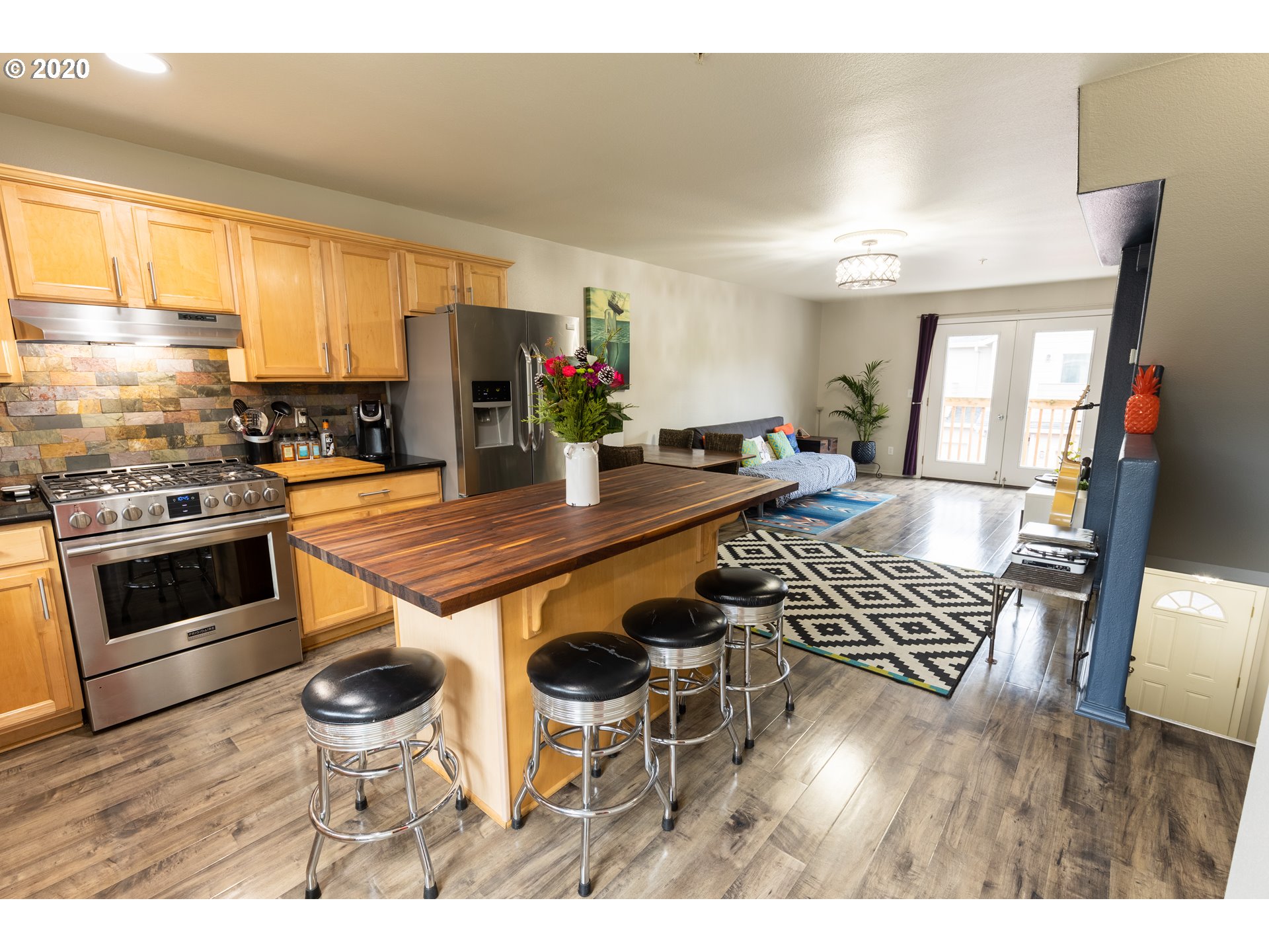Photo #5: 20134680 Listing 