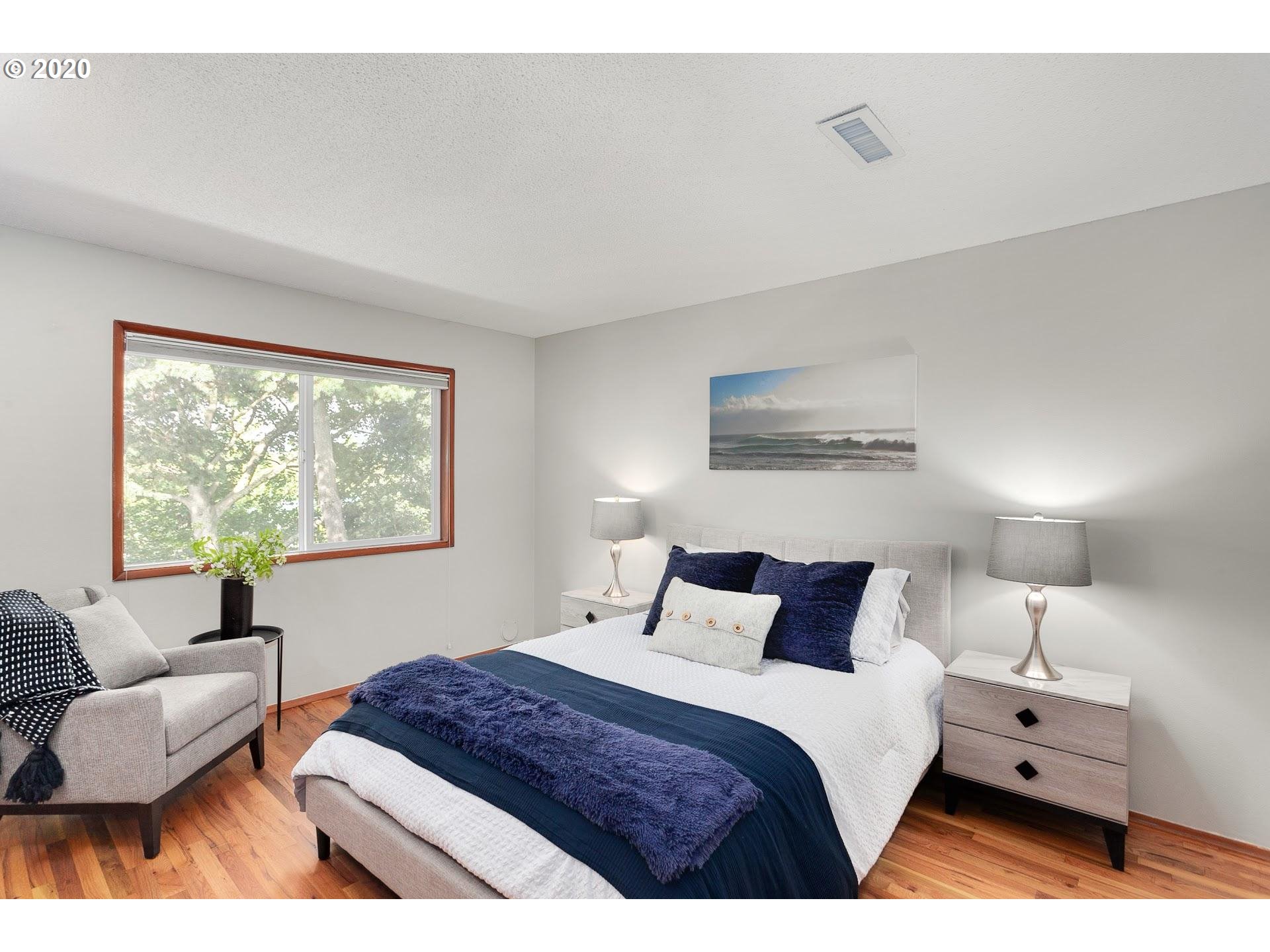 Photo #4: 20135022 Listing 