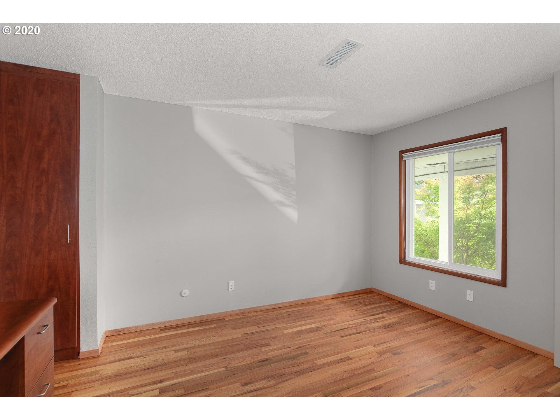 Photo #6: 20135022 Listing 