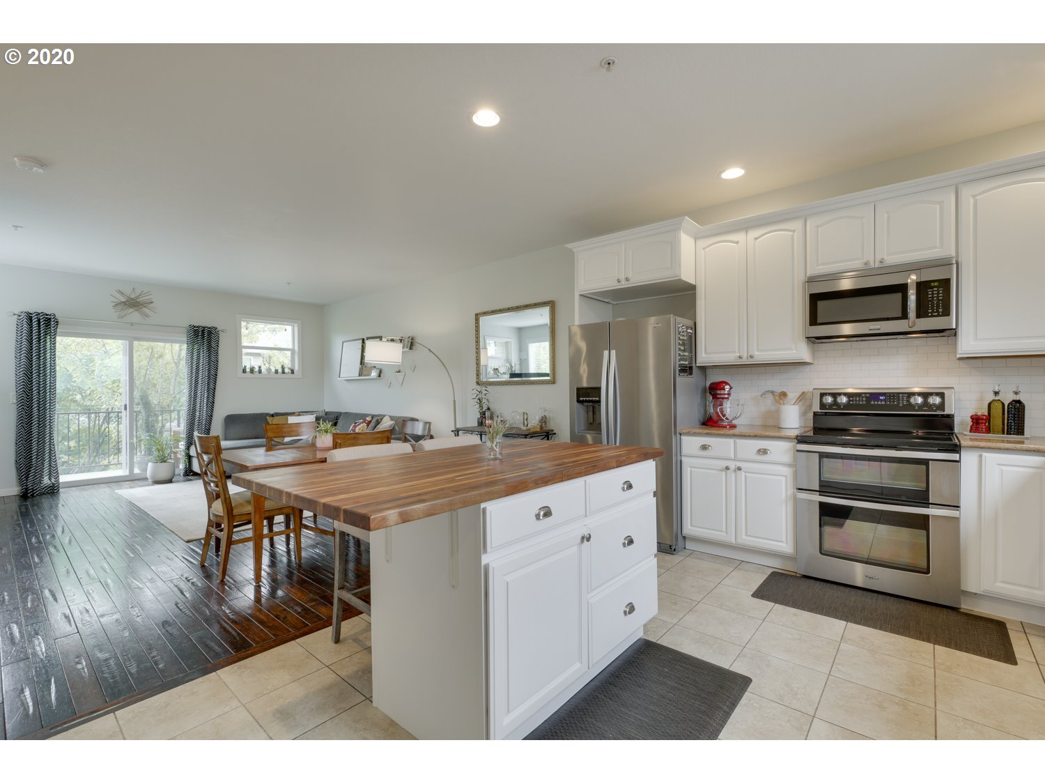 Photo #5: 20135976 Listing 