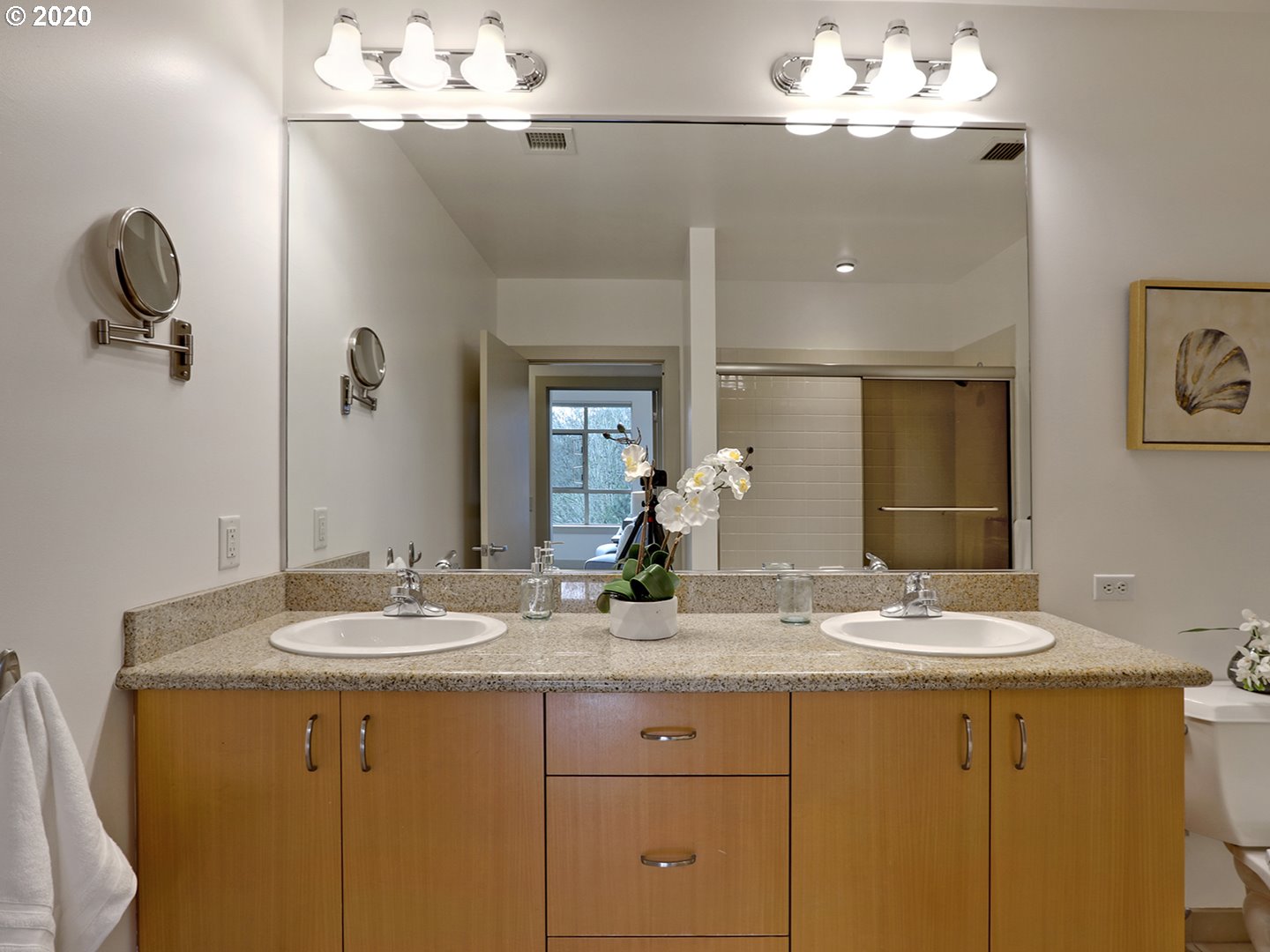 Photo #4: 20136195 Listing 