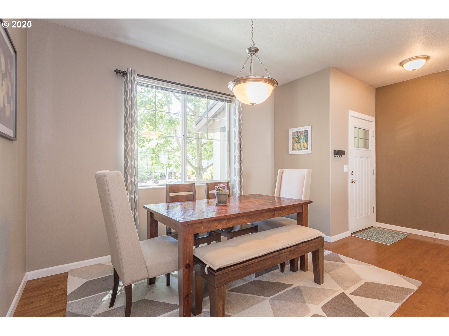 Photo #2: 20138724 Listing 