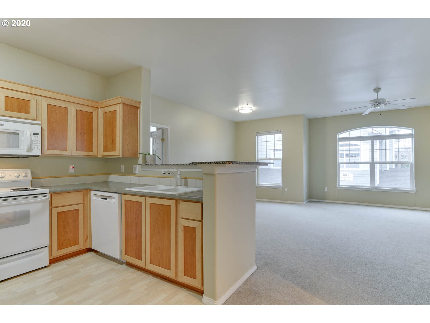 Photo #6: 20142531 Listing 