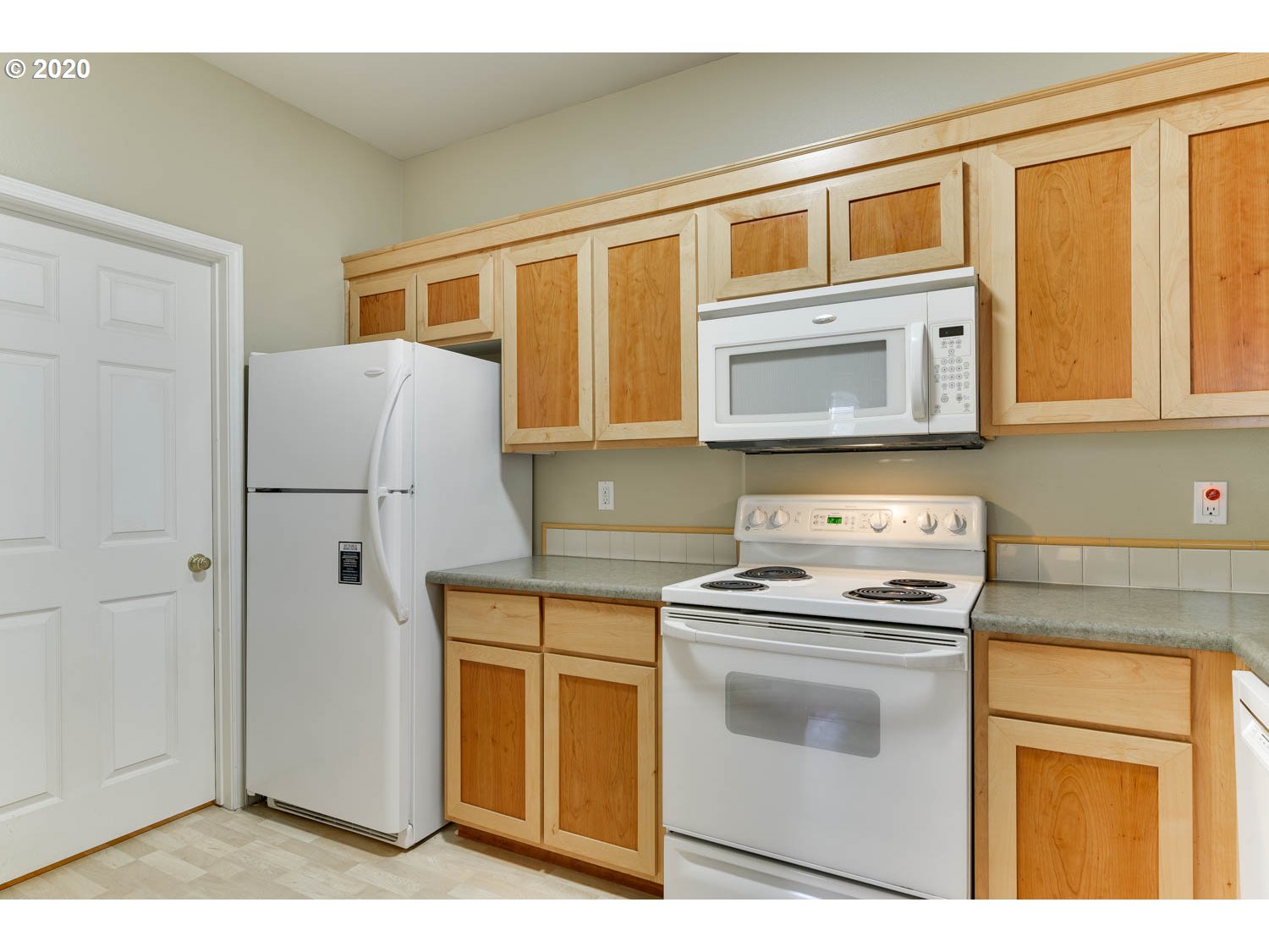 Photo #5: 20142531 Listing 