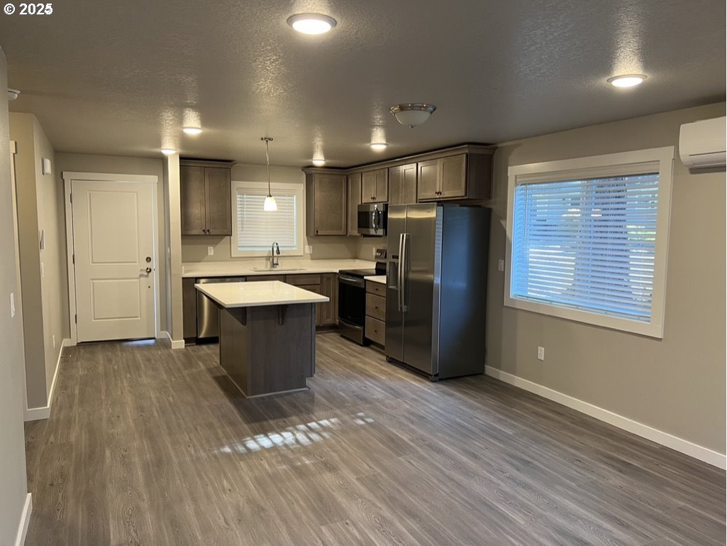 Photo #4: 201455069 Listing: Photo #4