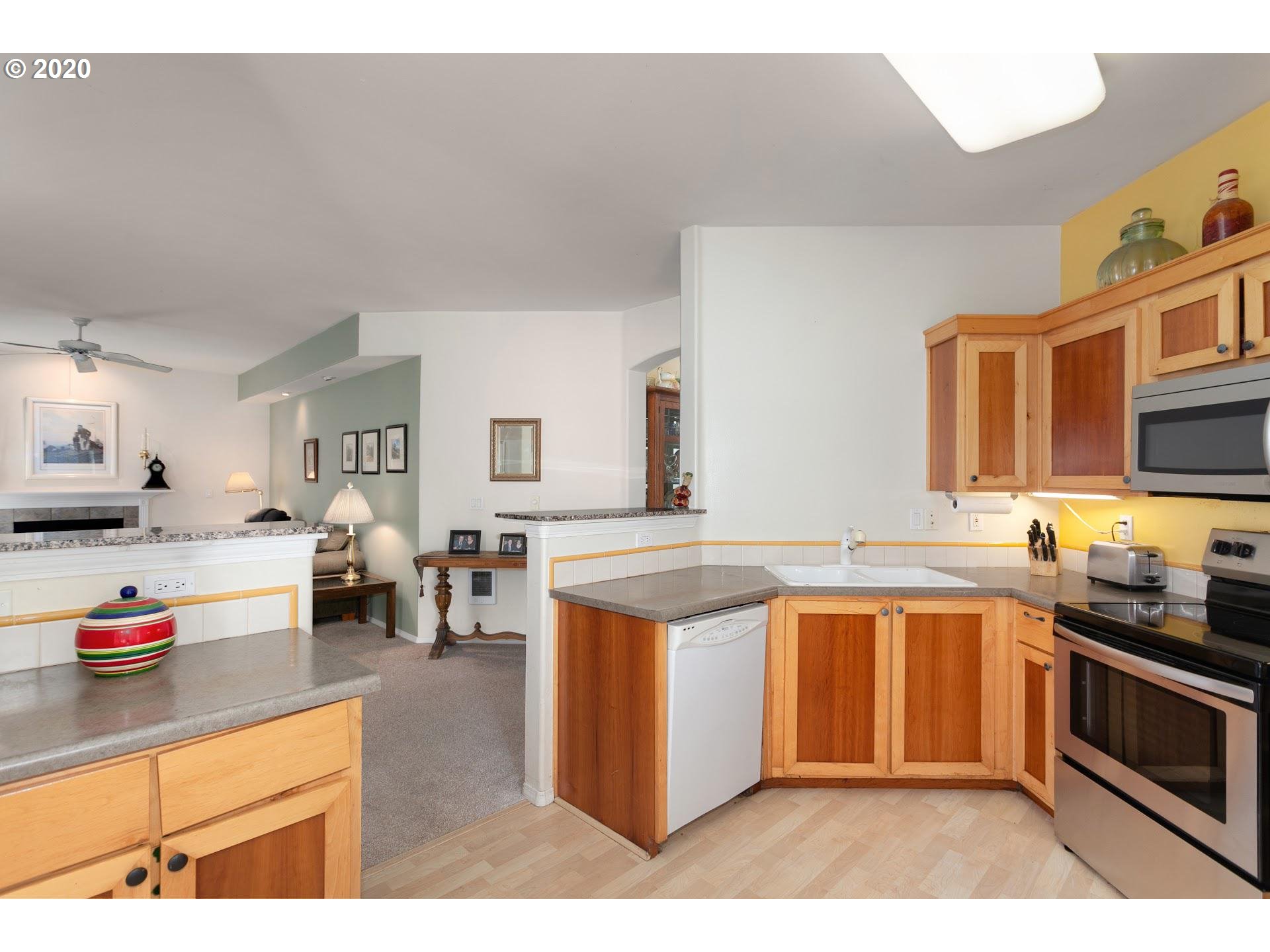 Photo #2: 20152343 Listing 