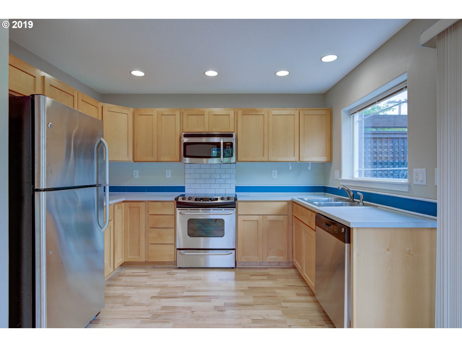 Photo #3: 20152613 Listing 