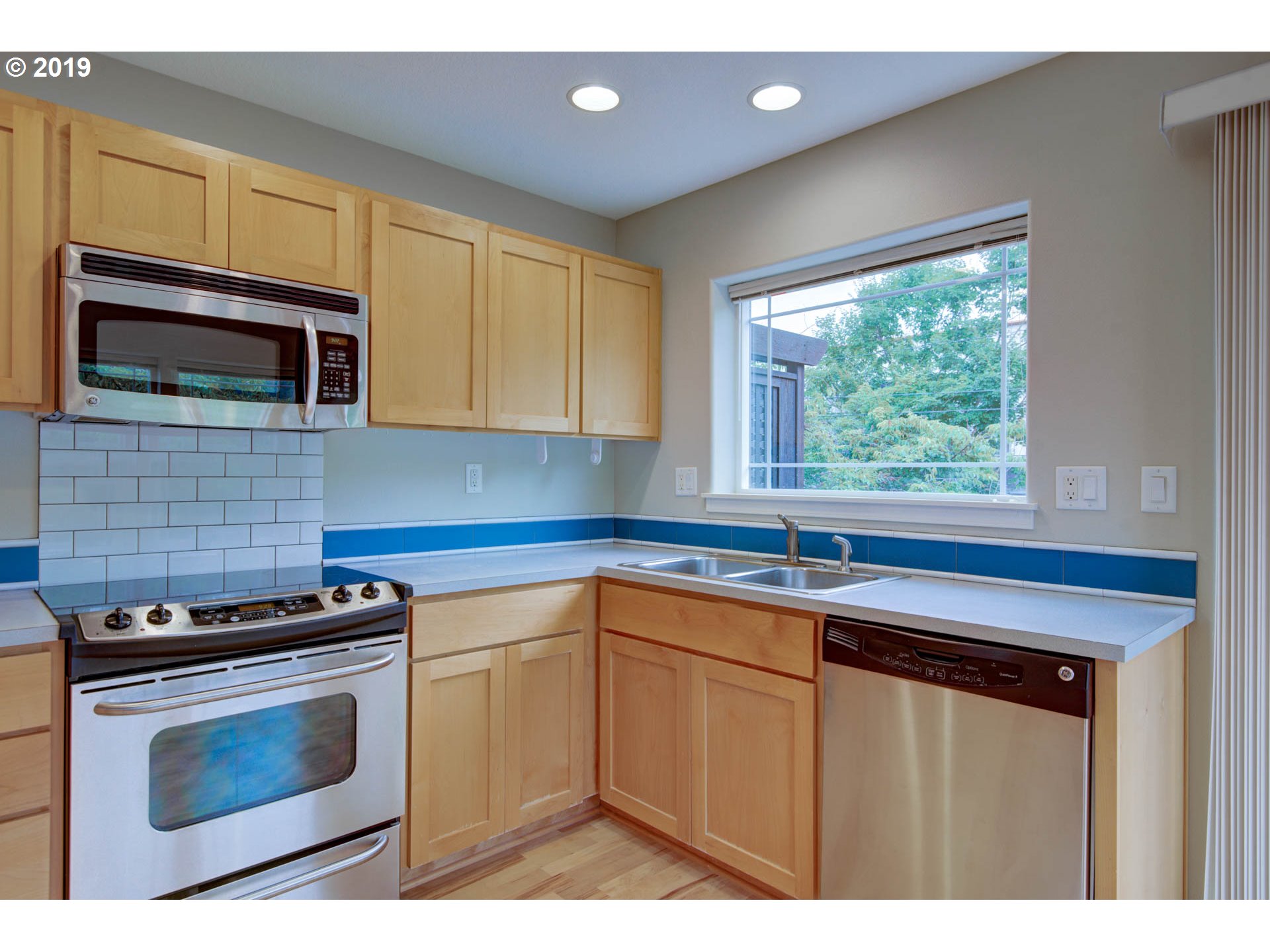 Photo #4: 20152613 Listing 