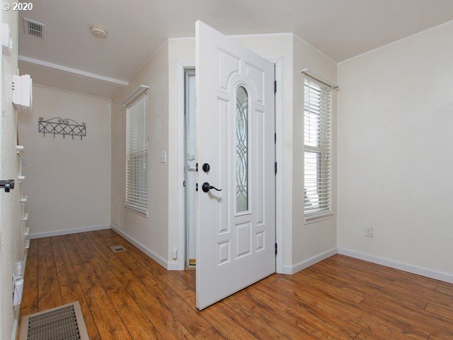 Photo #4: 20153316 Listing 