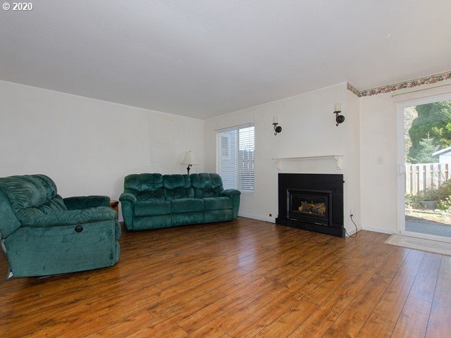 Photo #6: 20153316 Listing 