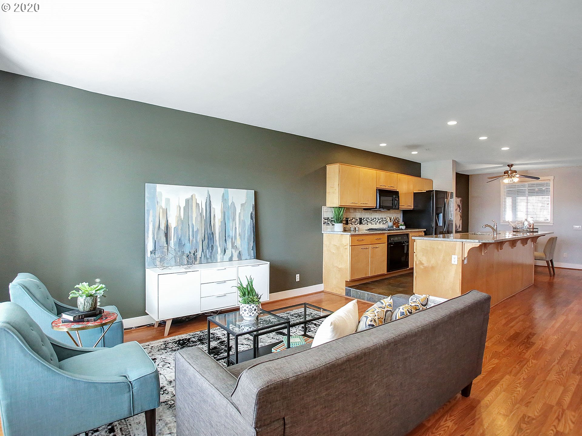 Photo #2: 20155921 Listing 