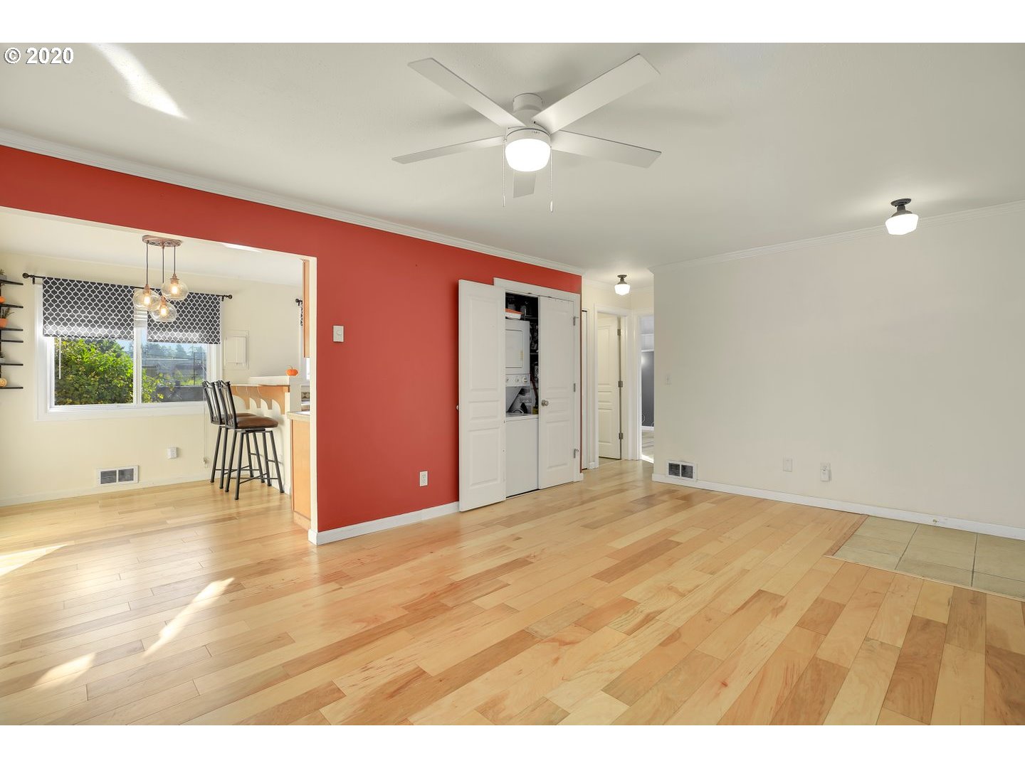 Photo #3: 20158752 Listing 