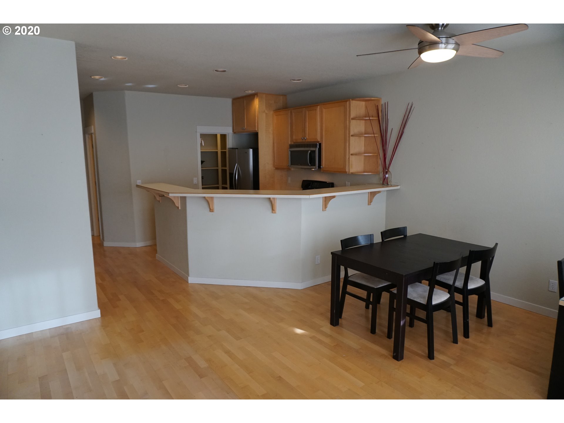 Photo #5: 20164033 Listing 