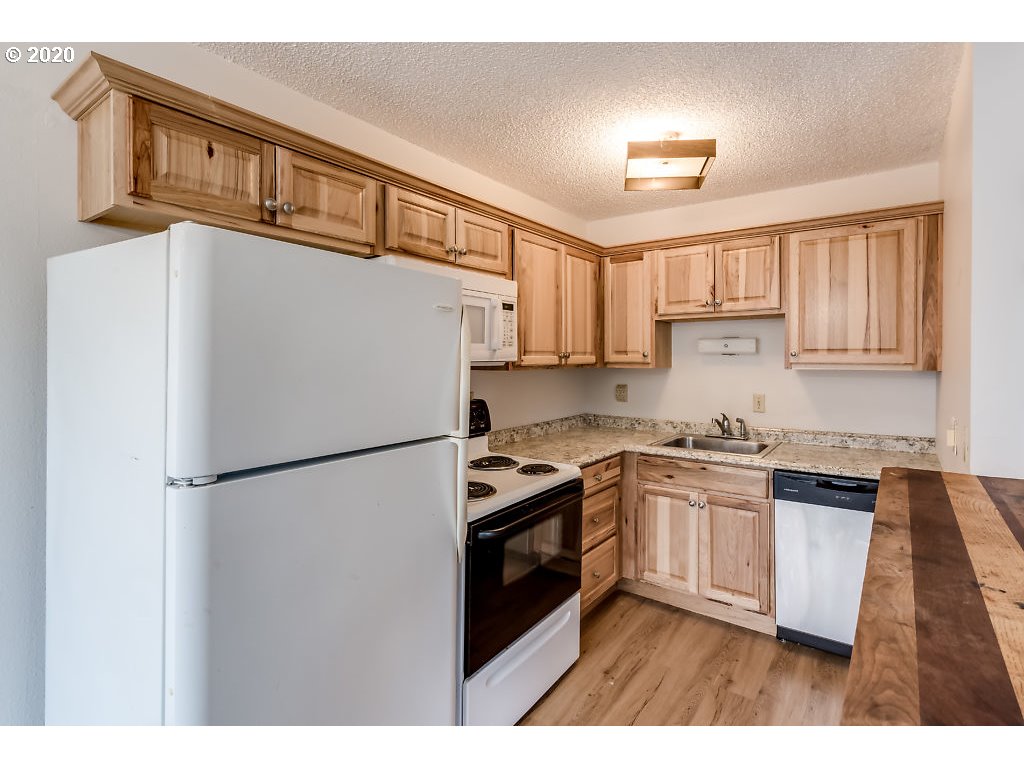 Photo #5: 20164385 Listing 