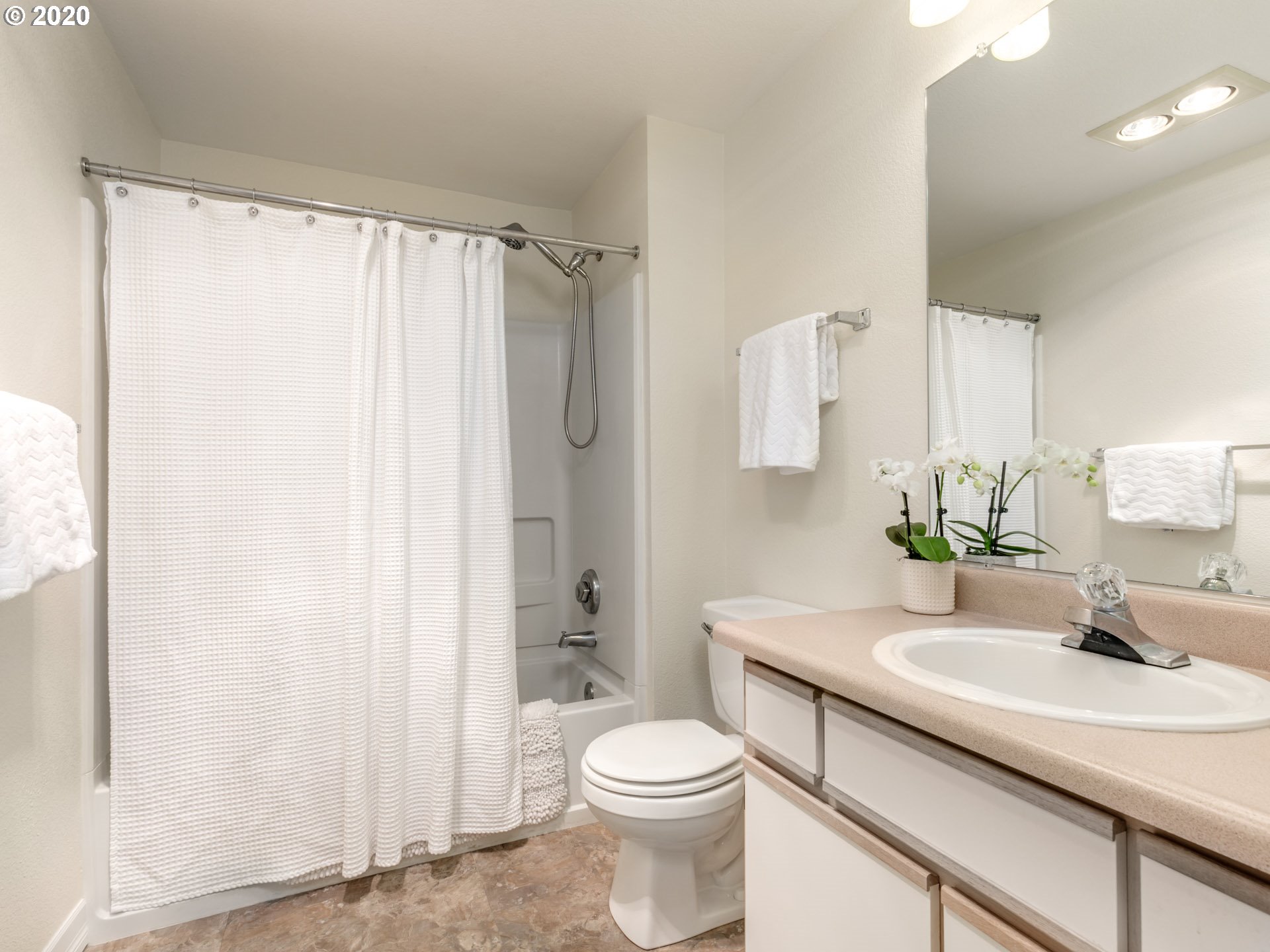 Photo #6: 20169133 Listing 