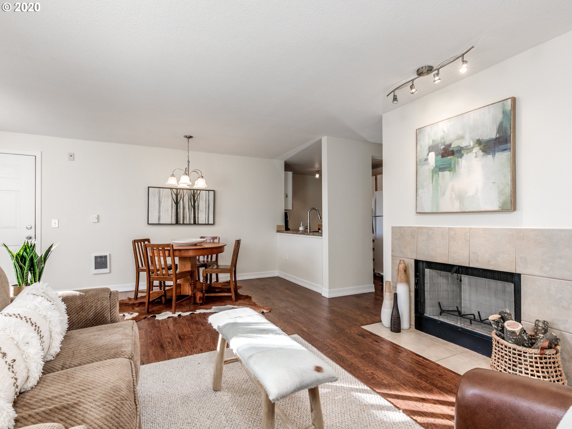 Photo #5: 20169133 Listing 